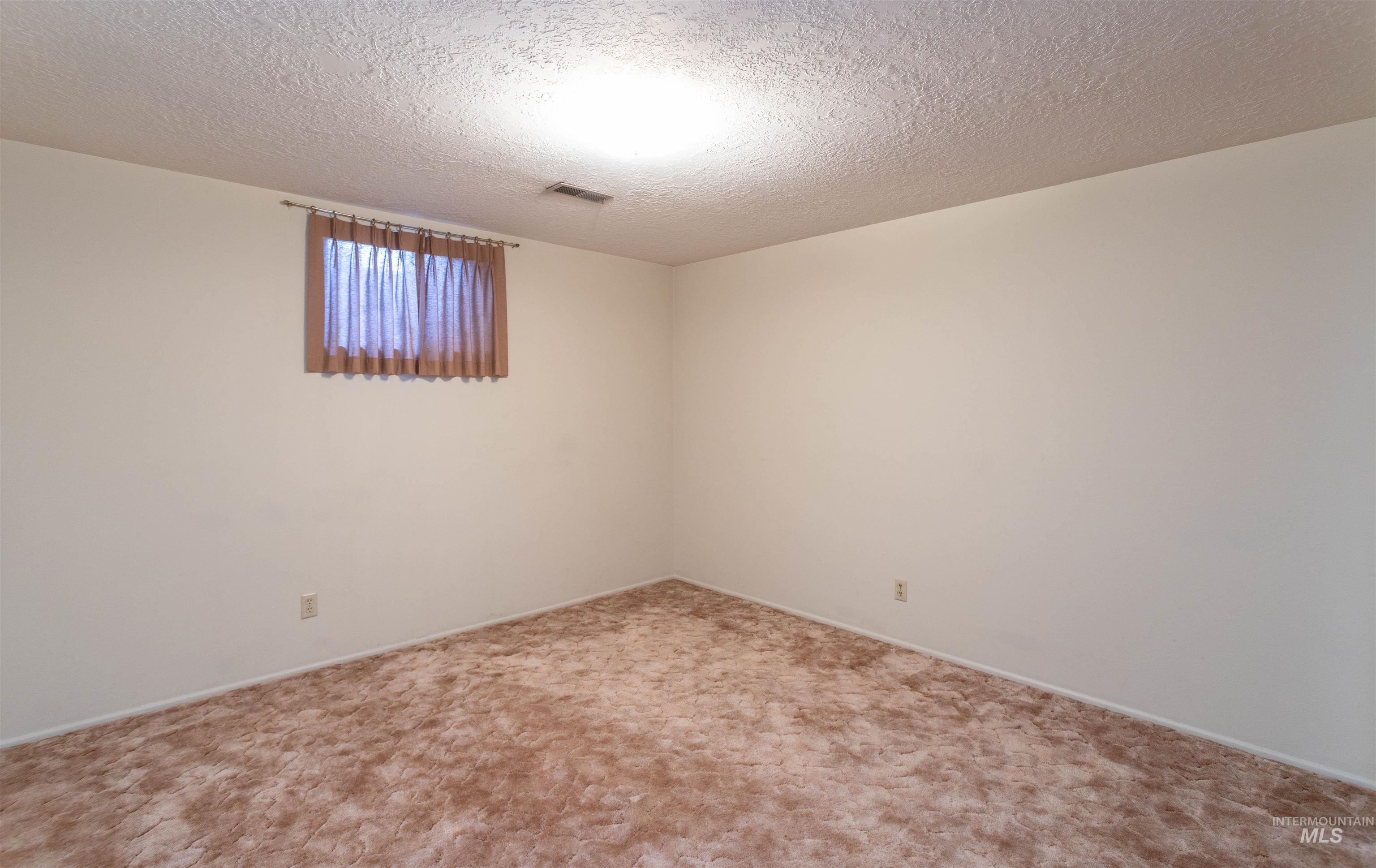8321 W Westchester Ave, Boise, Idaho 83704, 5 Bedrooms, 2 Bathrooms, Residential For Sale, Price $509,900,MLS 98990529