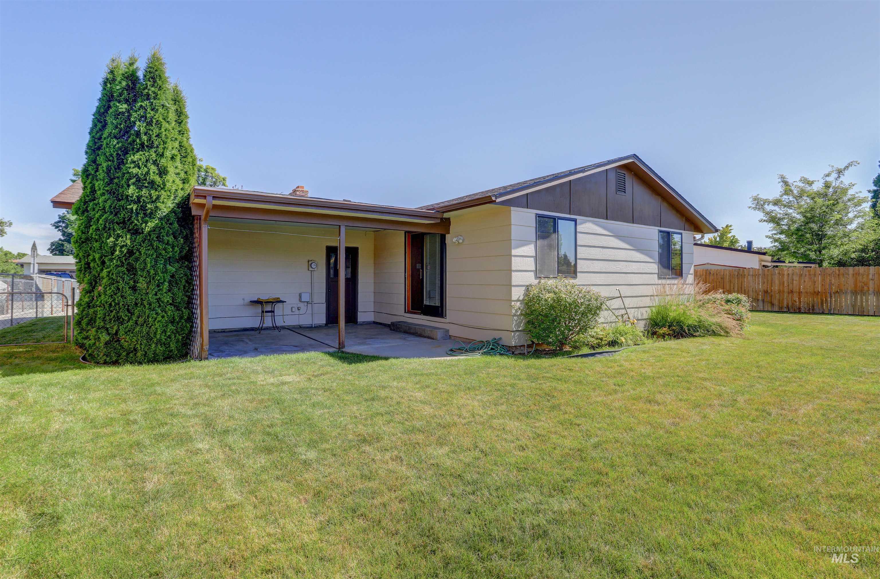 8321 W Westchester Ave, Boise, Idaho 83704, 5 Bedrooms, 2 Bathrooms, Residential For Sale, Price $509,900,MLS 98990529