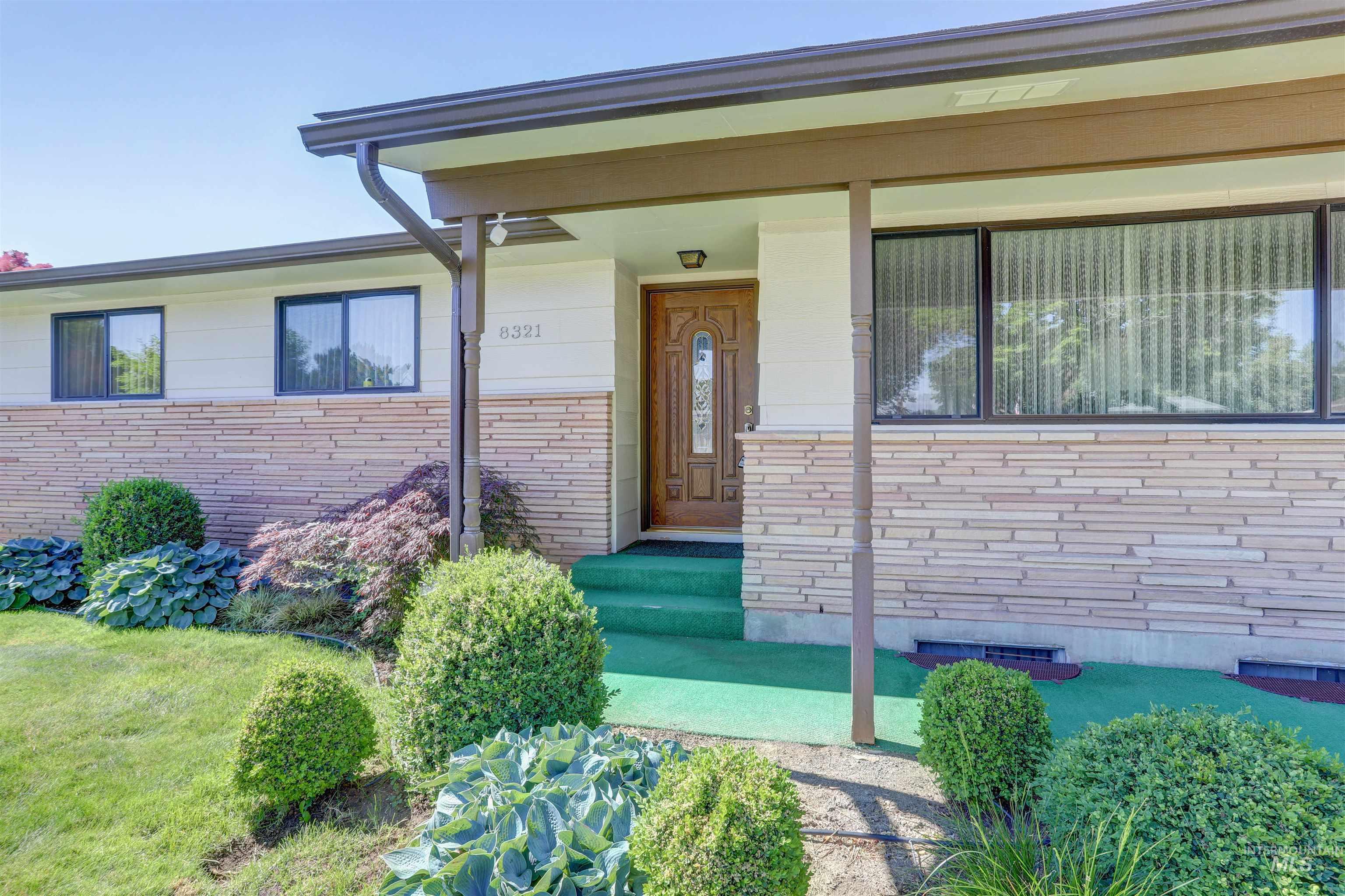 8321 W Westchester Ave, Boise, Idaho 83704, 5 Bedrooms, 2 Bathrooms, Residential For Sale, Price $509,900,MLS 98990529