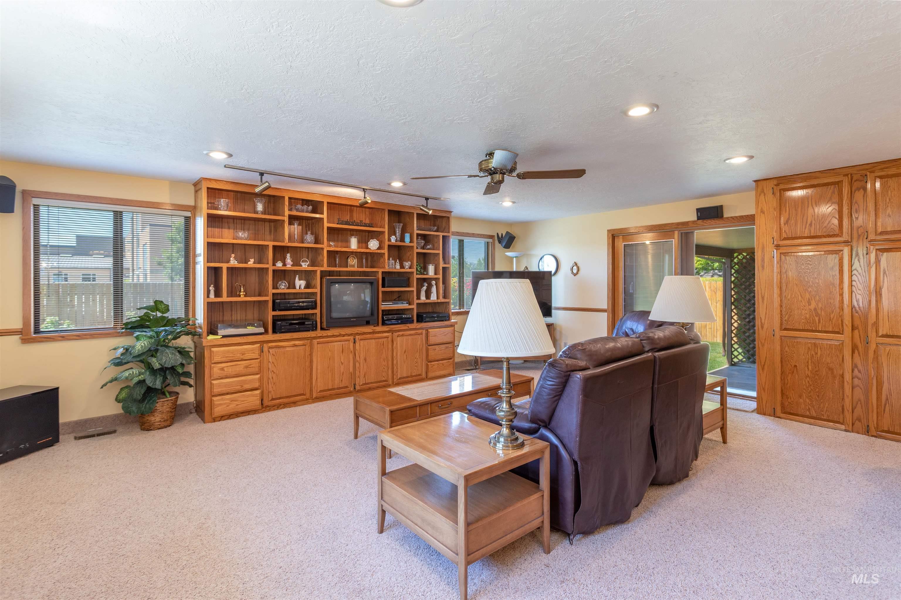 8321 W Westchester Ave, Boise, Idaho 83704, 5 Bedrooms, 2 Bathrooms, Residential For Sale, Price $509,900,MLS 98990529