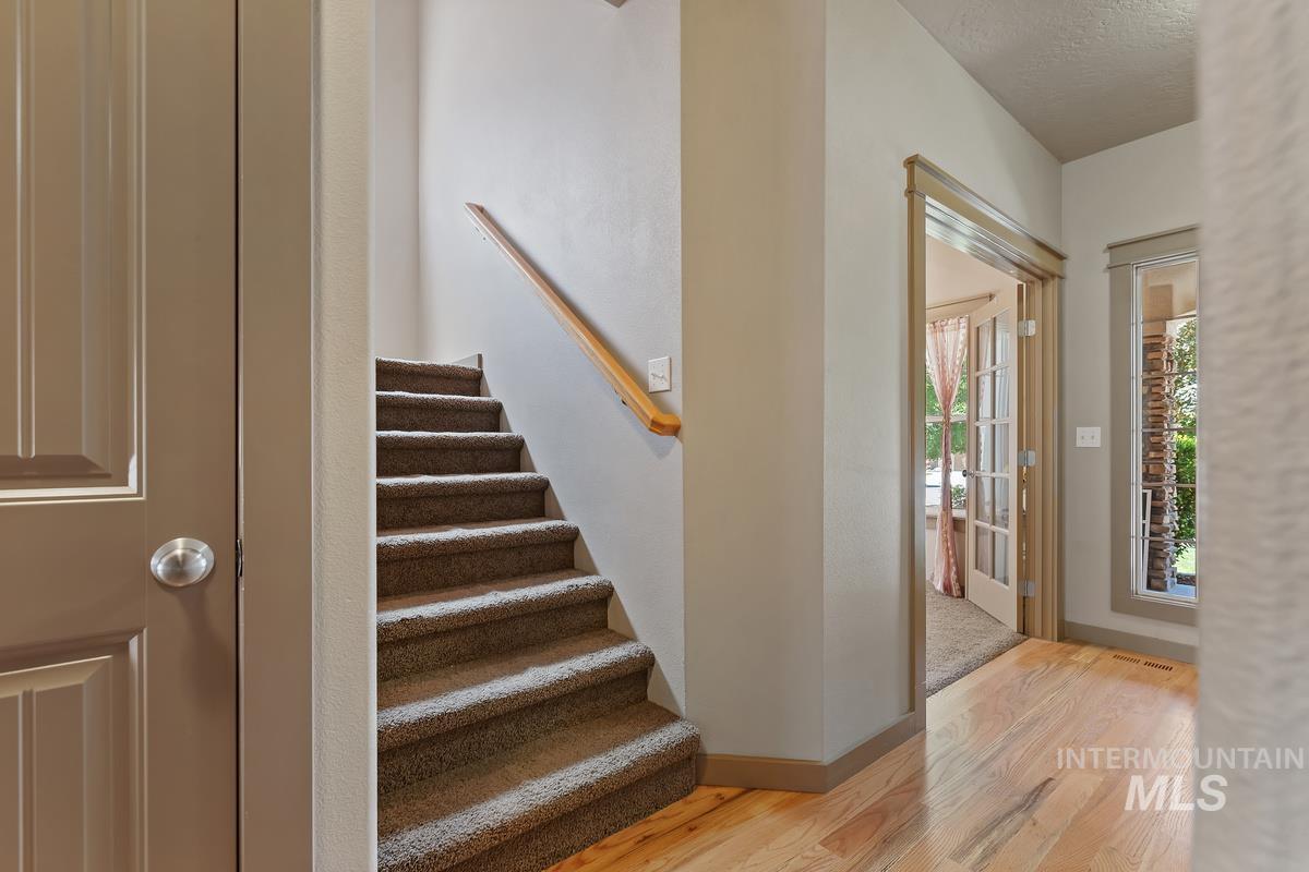 2946 N Christian Way, Meridian, Idaho 83646, 3 Bedrooms, 2.5 Bathrooms, Residential For Sale, Price $479,900,MLS 98990530