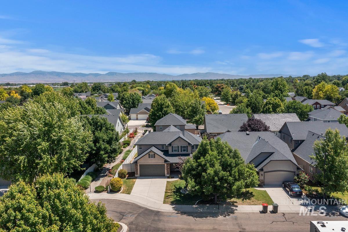 2946 N Christian Way, Meridian, Idaho 83646, 3 Bedrooms, 2.5 Bathrooms, Residential For Sale, Price $499,900,MLS 98990530