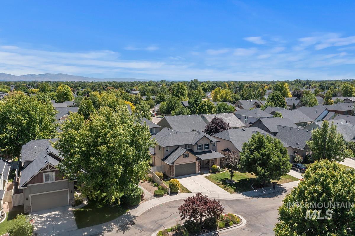 2946 N Christian Way, Meridian, Idaho 83646, 3 Bedrooms, 2.5 Bathrooms, Residential For Sale, Price $499,900,MLS 98990530