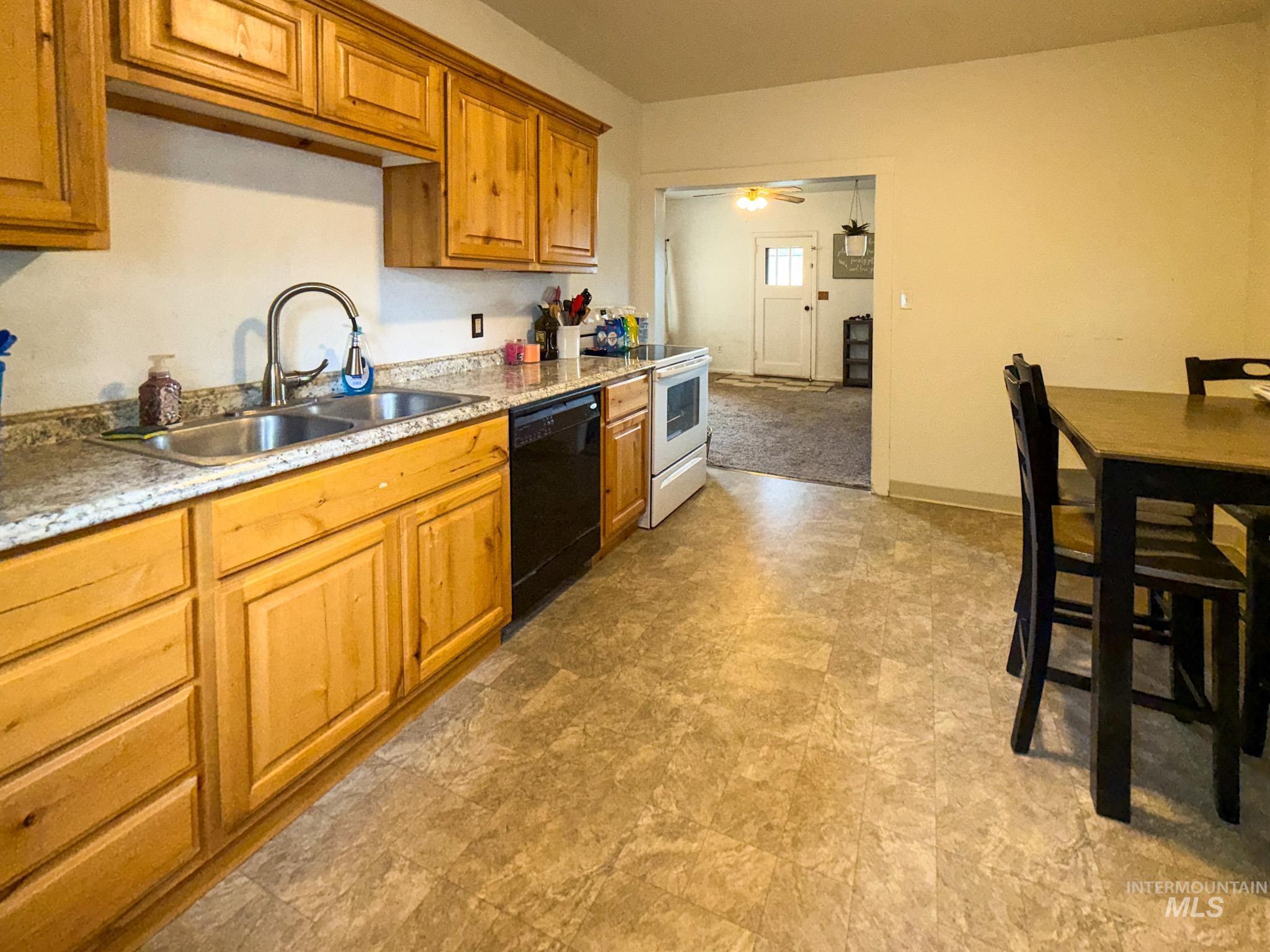 723 E 14th St, Burley, Idaho 83318, 2 Bedrooms, 1 Bathroom, Residential For Sale, Price $245,000,MLS 98990535