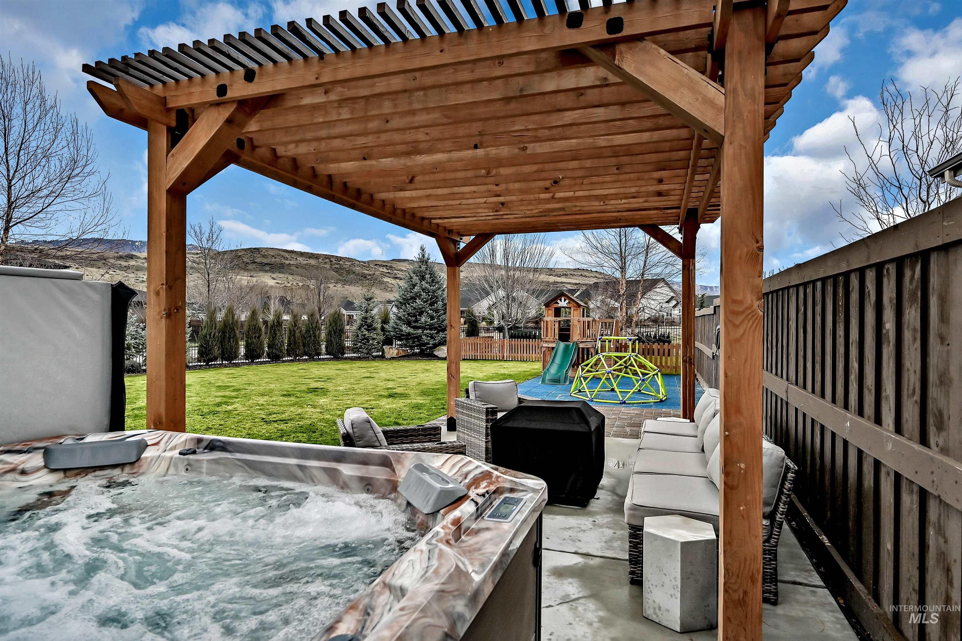 12214 N Barn Owl Way, Boise, Idaho 83714, 5 Bedrooms, 3.5 Bathrooms, Residential For Sale, Price $1,280,000,MLS 98990539
