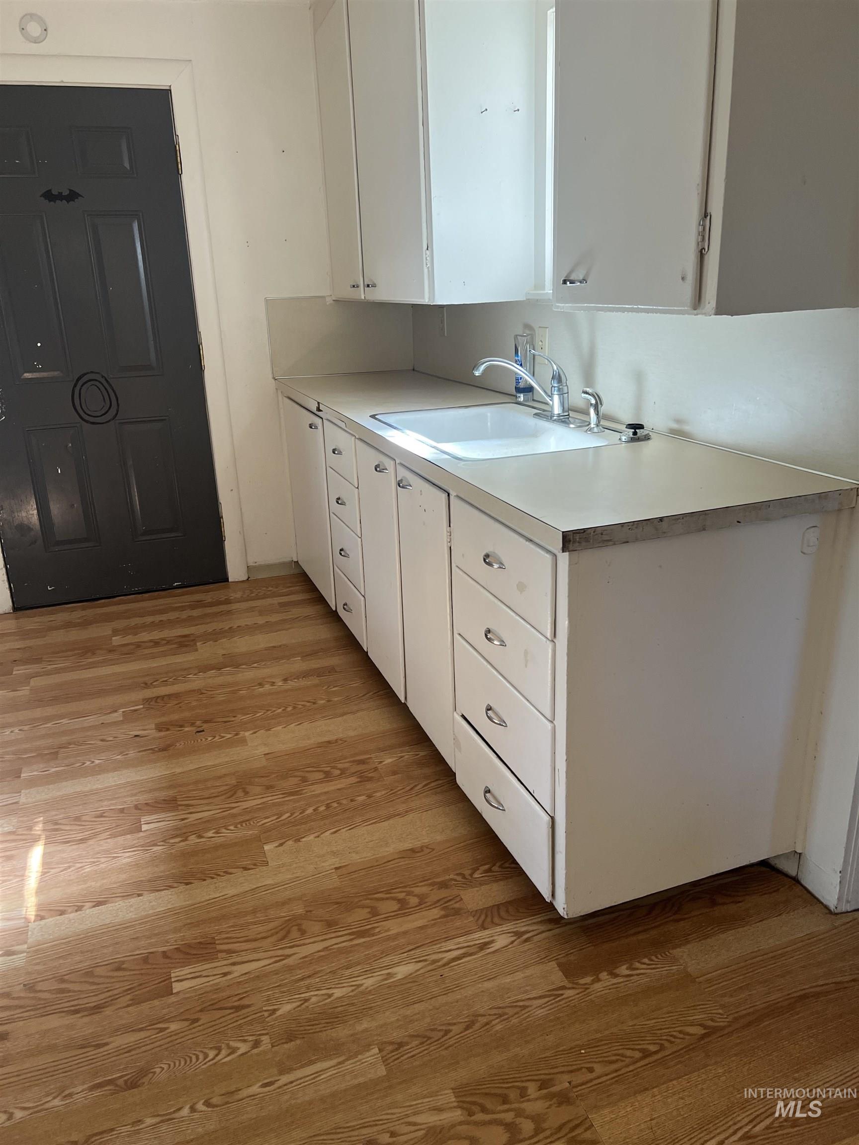 1124 Benjamin Street, Clarkston, Washington 99403, 2 Bedrooms, 1 Bathroom, Residential For Sale, Price $165,000, 98990541