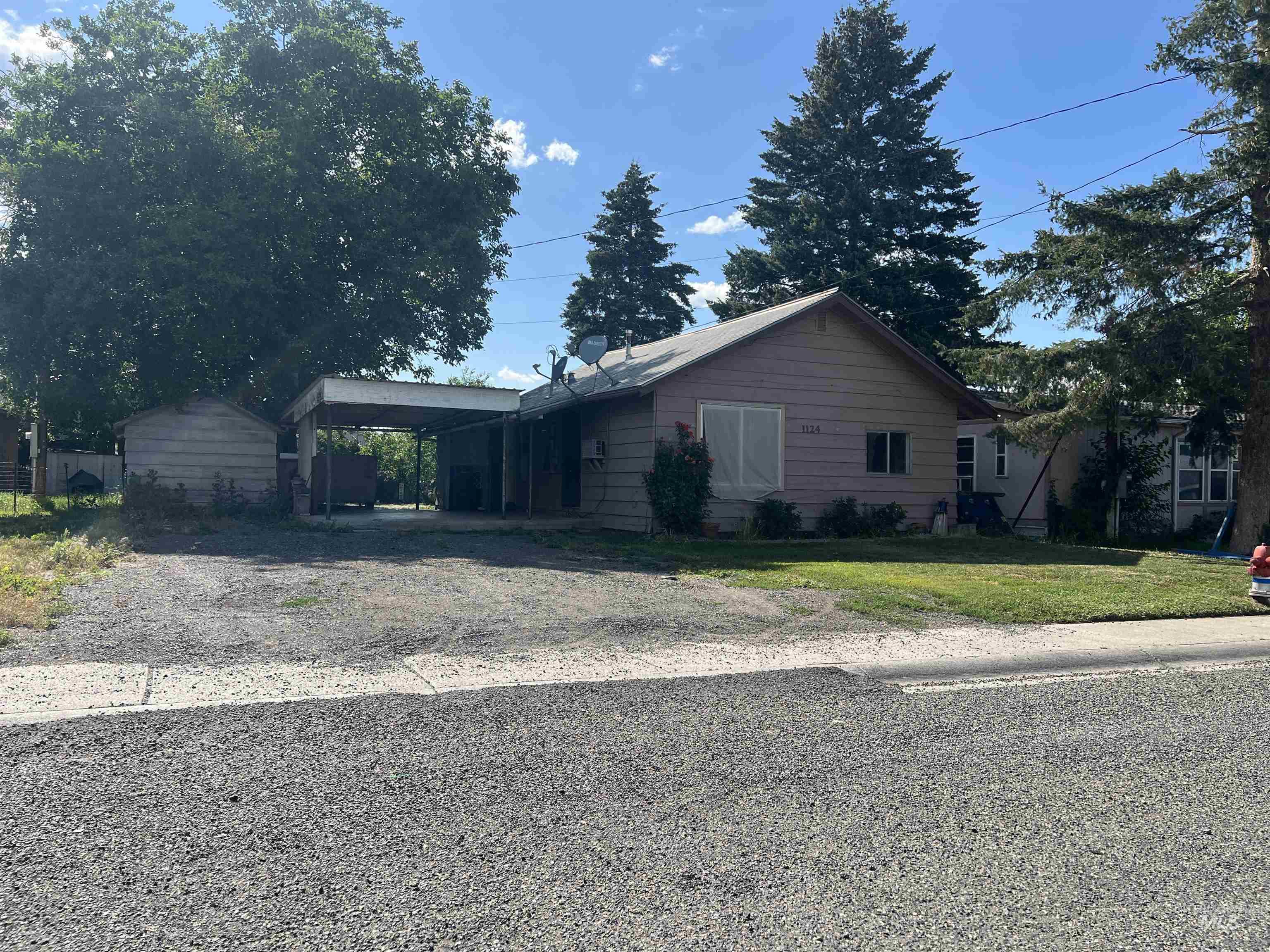 1124 Benjamin Street, Clarkston, Washington 99403, 2 Bedrooms, 1 Bathroom, Residential For Sale, Price $165,000, 98990541