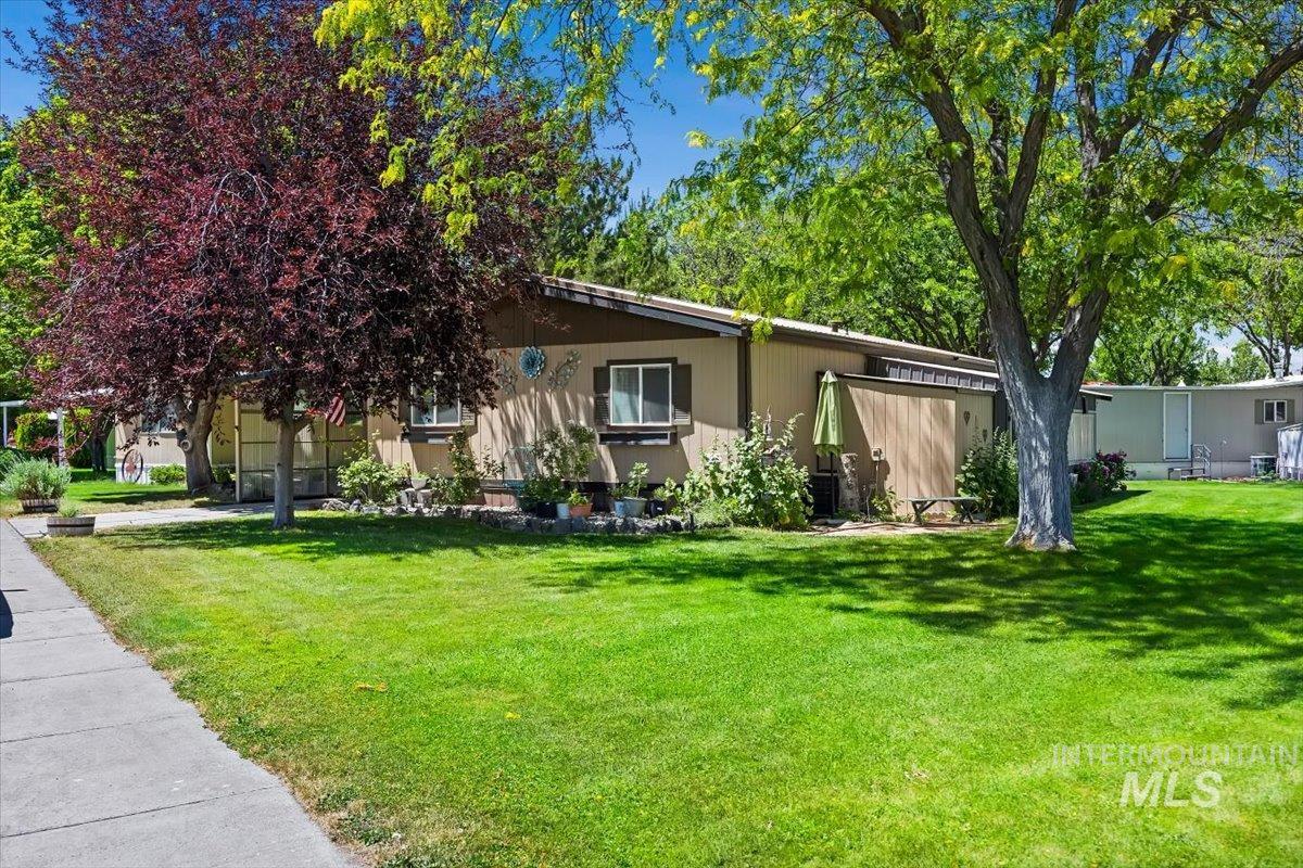 333 Rock Creek Rd N, Hansen, Idaho 83334, 3 Bedrooms, 2 Bathrooms, Residential For Sale, Price $210,000,MLS 98990542