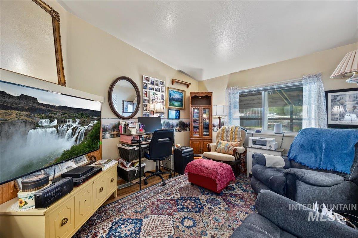 333 Rock Creek Rd N, Hansen, Idaho 83334, 3 Bedrooms, 2 Bathrooms, Residential For Sale, Price $210,000,MLS 98990542