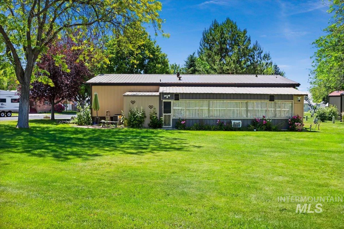 333 Rock Creek Rd N, Hansen, Idaho 83334, 3 Bedrooms, 2 Bathrooms, Residential For Sale, Price $210,000,MLS 98990542