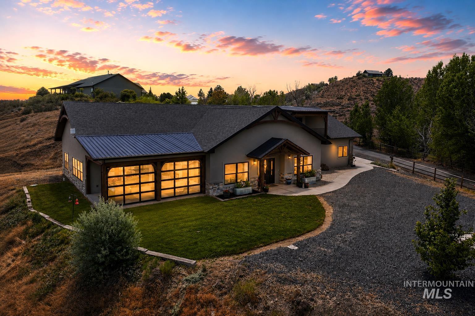 4522 Snake River Mesa Rd, Buhl, Idaho 83316-5146, 3 Bedrooms, 3 Bathrooms, Residential For Sale, Price $875,000,MLS 98990545