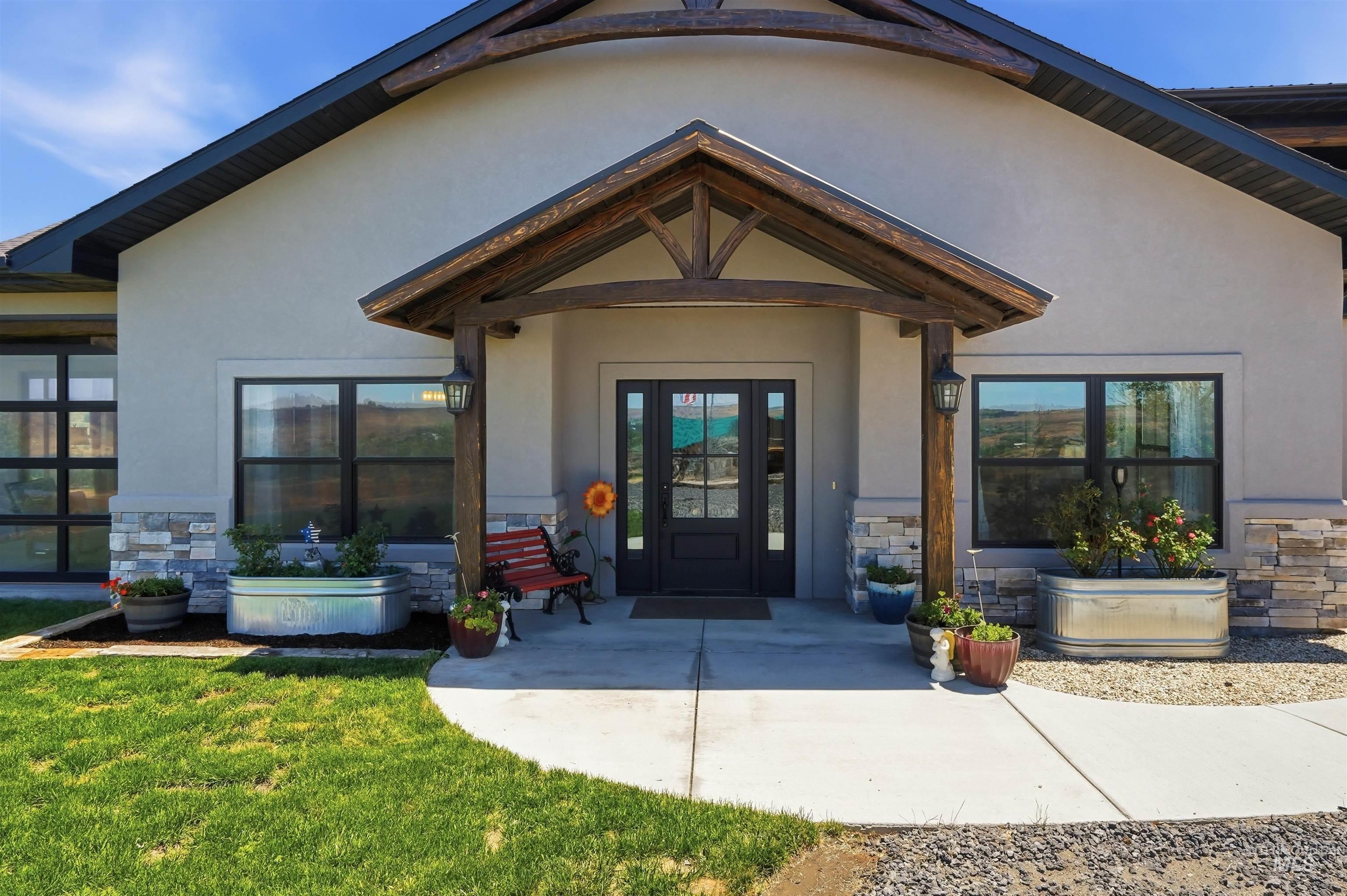 4522 Snake River Mesa Rd, Buhl, Idaho 83316-5146, 3 Bedrooms, 3 Bathrooms, Residential For Sale, Price $875,000,MLS 98990545