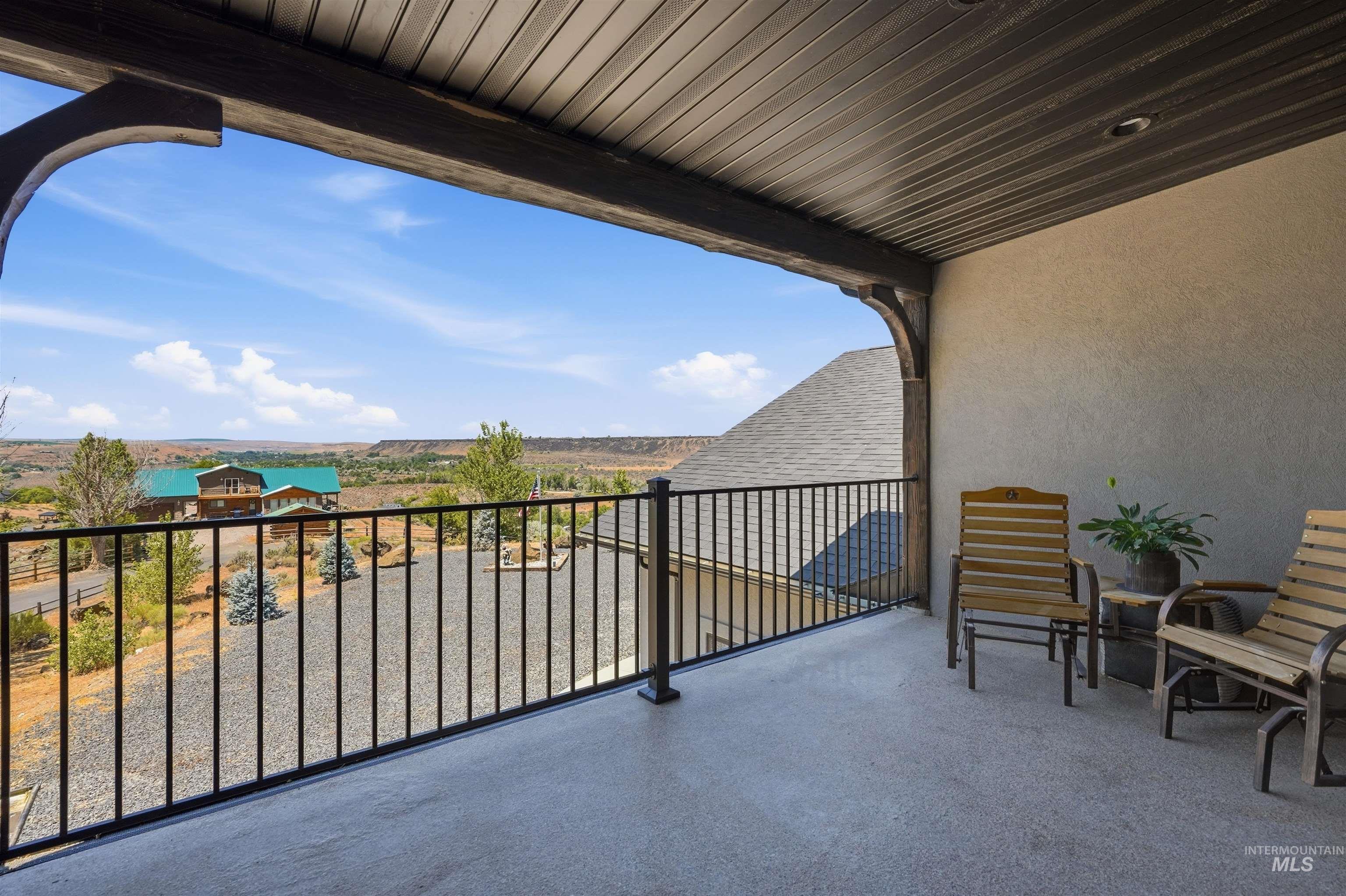 4522 Snake River Mesa Rd, Buhl, Idaho 83316-5146, 3 Bedrooms, 3 Bathrooms, Residential For Sale, Price $875,000,MLS 98990545