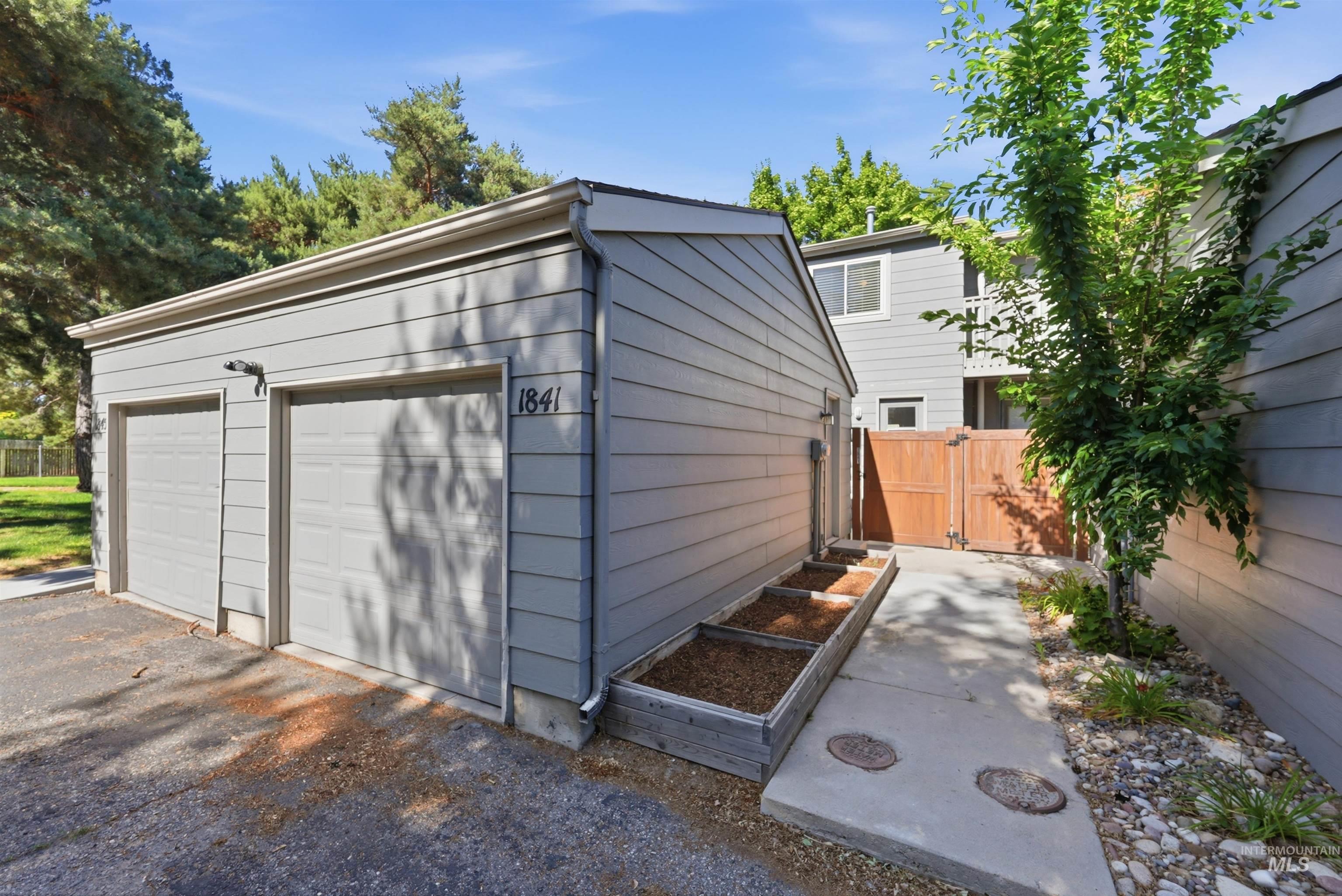 1841 E Old Saybrook Ln, Boise, Idaho 83706, 2 Bedrooms, 1.5 Bathrooms, Residential For Sale, Price $355,000,MLS 98990546