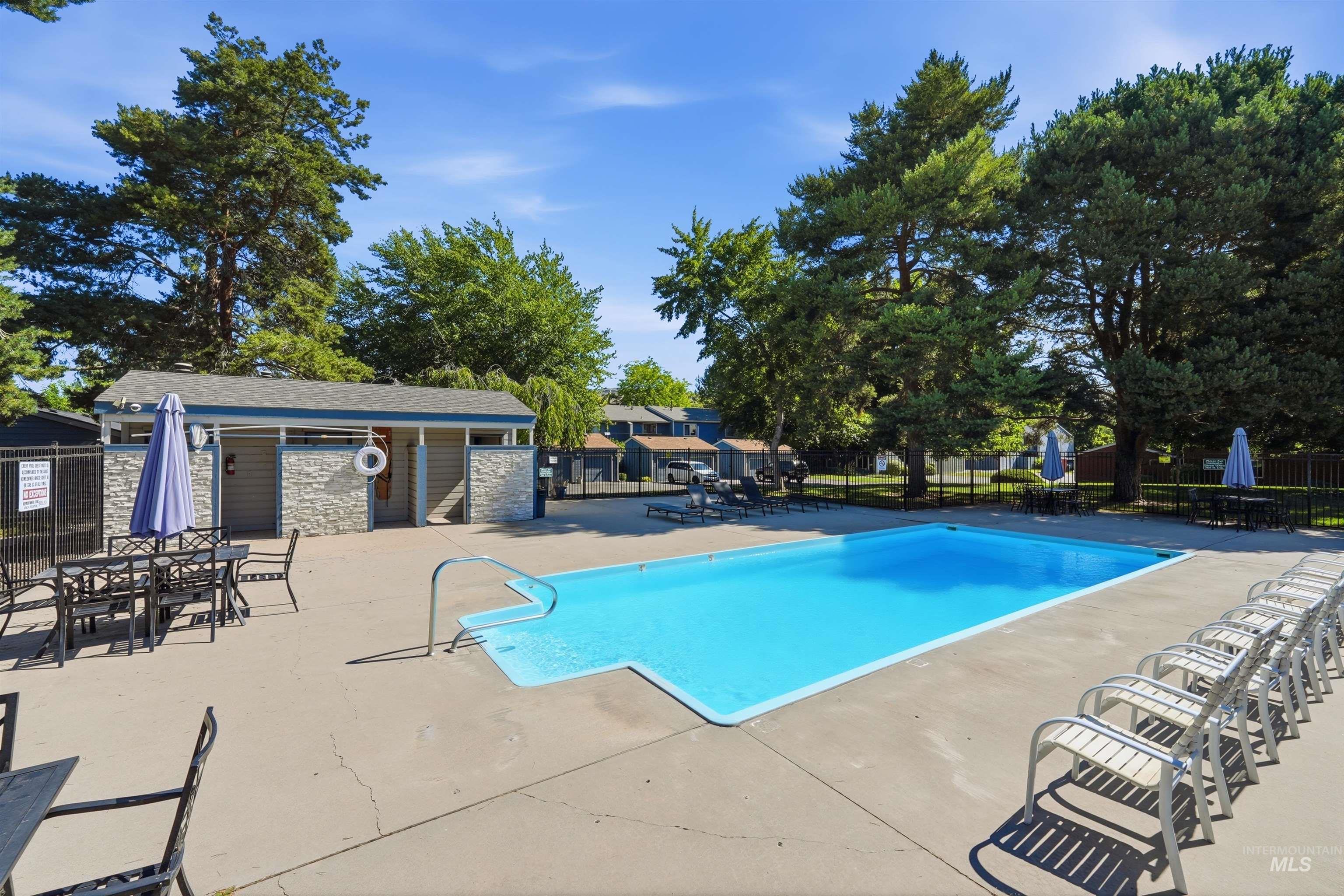 1841 E Old Saybrook Ln, Boise, Idaho 83706, 2 Bedrooms, 1.5 Bathrooms, Residential For Sale, Price $355,000,MLS 98990546