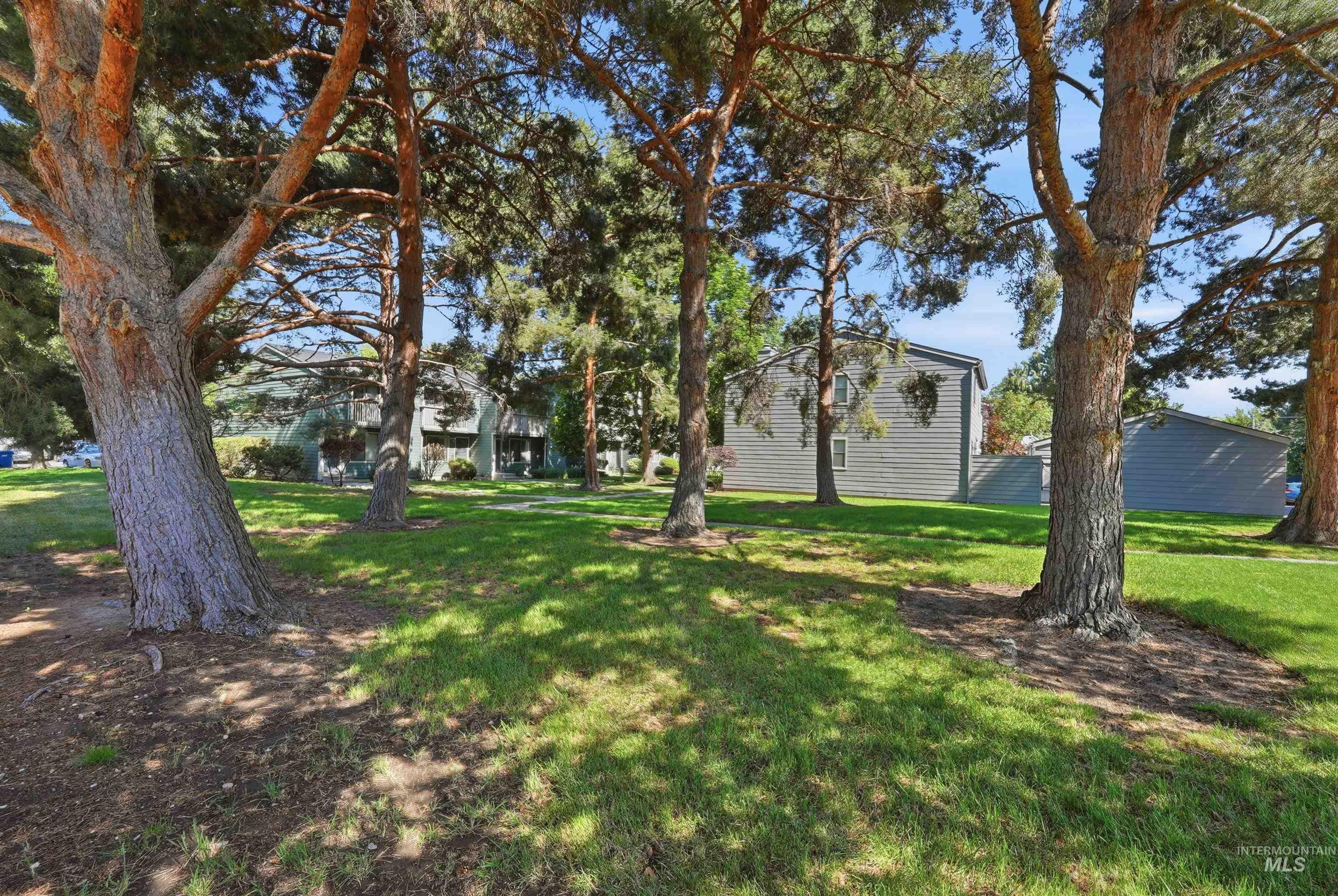 1841 E Old Saybrook Ln, Boise, Idaho 83706, 2 Bedrooms, 1.5 Bathrooms, Residential For Sale, Price $355,000,MLS 98990546