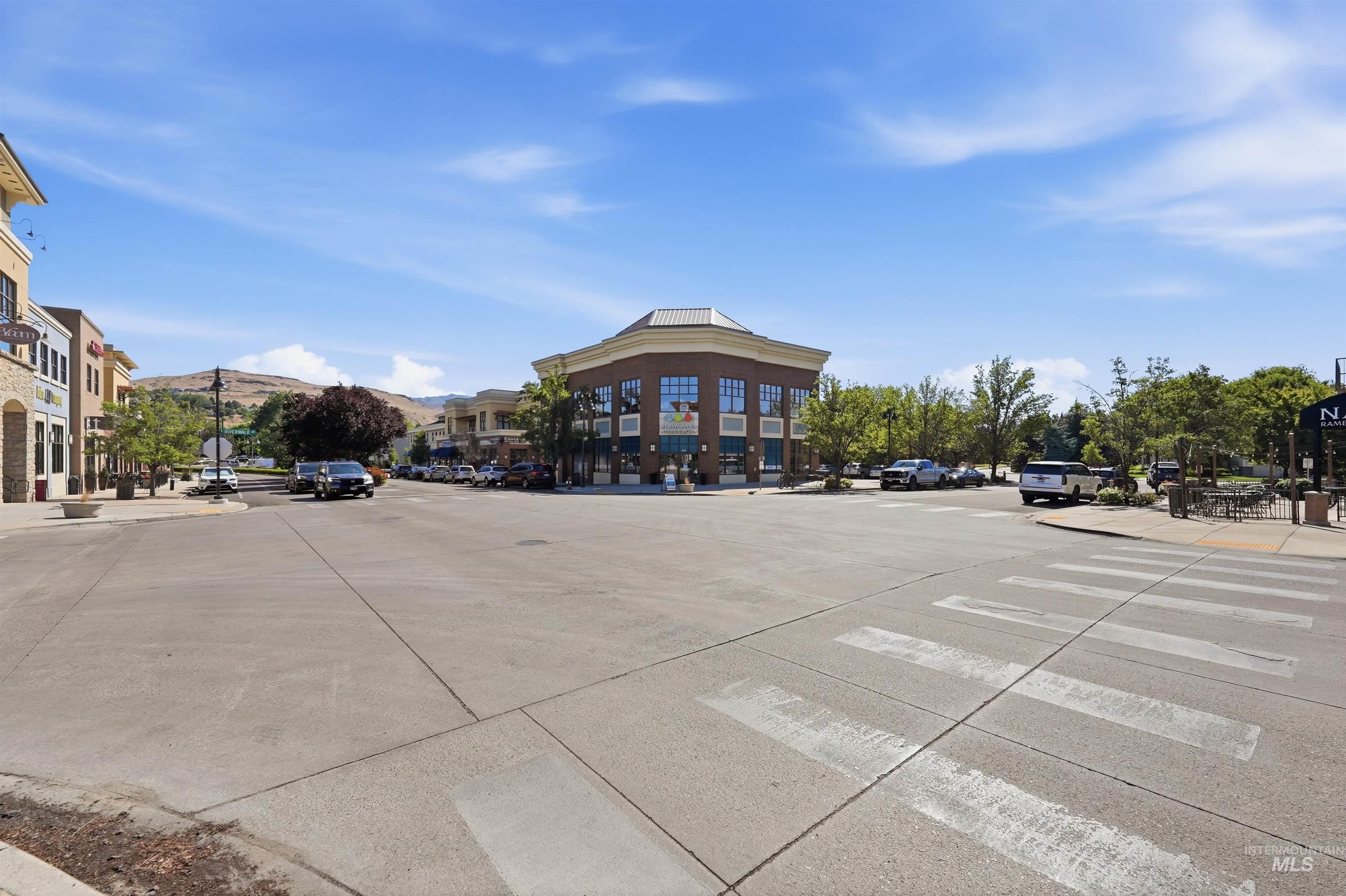 1841 E Old Saybrook Ln, Boise, Idaho 83706, 2 Bedrooms, 1.5 Bathrooms, Residential For Sale, Price $355,000,MLS 98990546