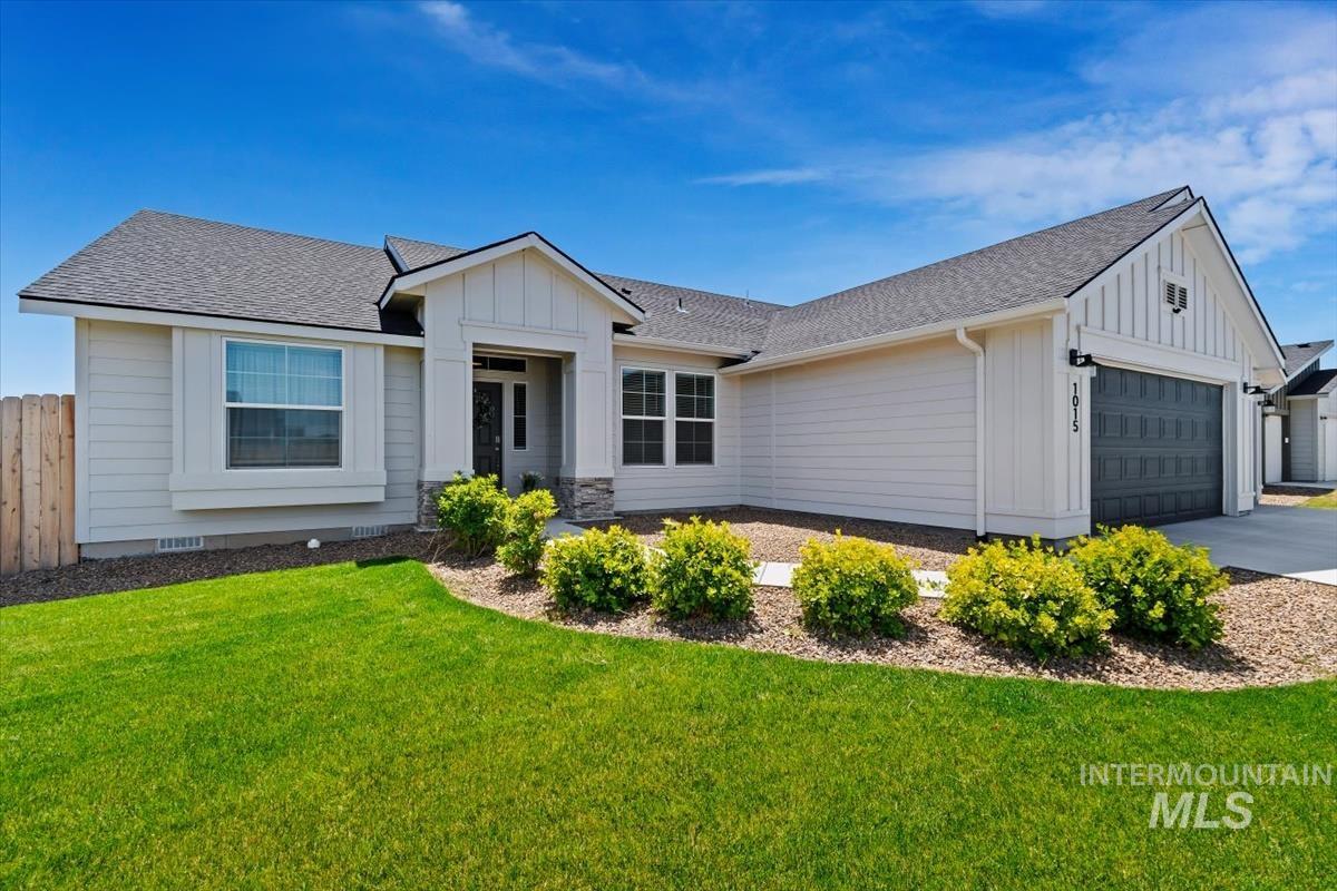 1015 SW Besra, Mountain Home, Idaho 83647, 4 Bedrooms, 2 Bathrooms, Residential For Sale, Price $389,900, 98990551