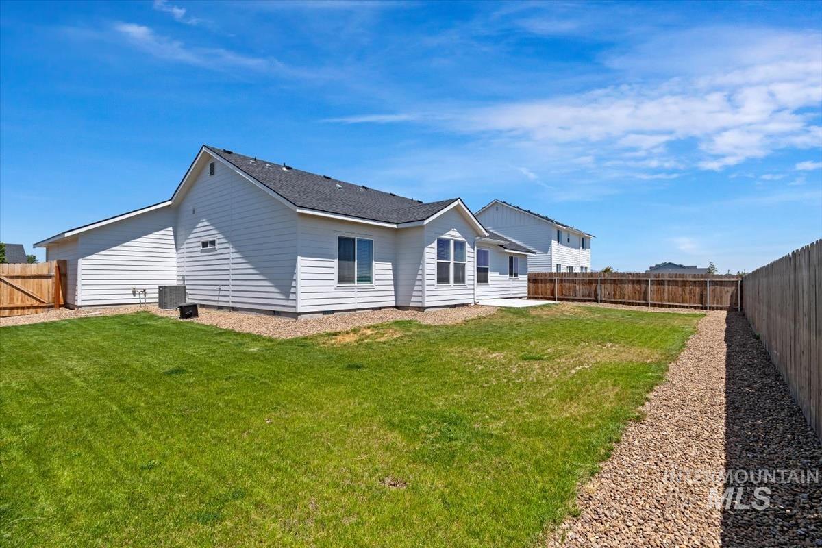 1015 SW Besra, Mountain Home, Idaho 83647, 4 Bedrooms, 2 Bathrooms, Residential For Sale, Price $389,900, 98990551