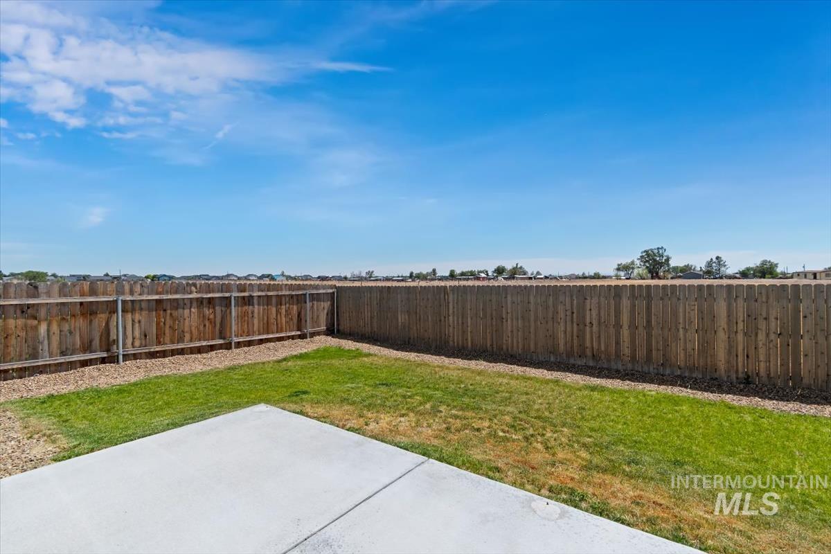 1015 SW Besra, Mountain Home, Idaho 83647, 4 Bedrooms, 2 Bathrooms, Residential For Sale, Price $389,900, 98990551