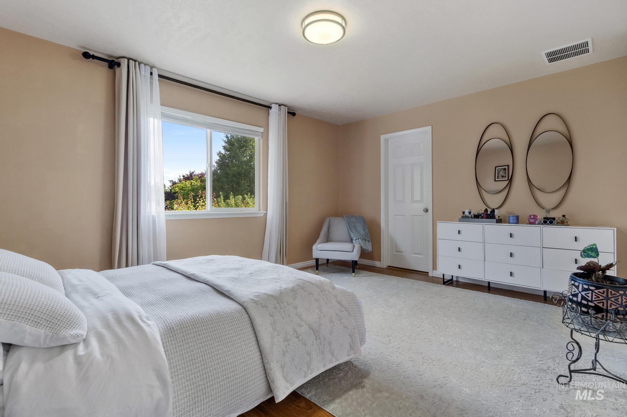 155 E Moskee St., Meridian, Idaho 83646, 4 Bedrooms, 2.5 Bathrooms, Residential For Sale, Price $525,000, 98990552