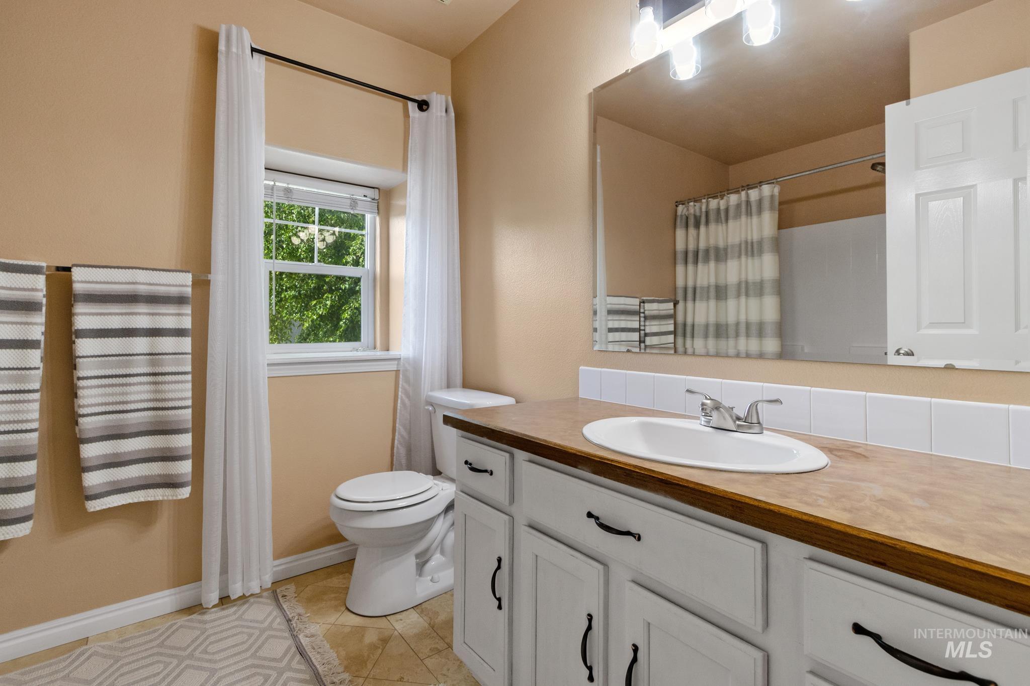 155 E Moskee St., Meridian, Idaho 83646, 4 Bedrooms, 2.5 Bathrooms, Residential For Sale, Price $525,000, 98990552