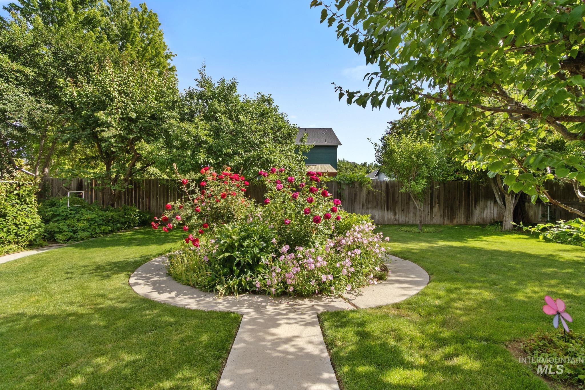 155 E Moskee St., Meridian, Idaho 83646, 4 Bedrooms, 2.5 Bathrooms, Residential For Sale, Price $525,000, 98990552