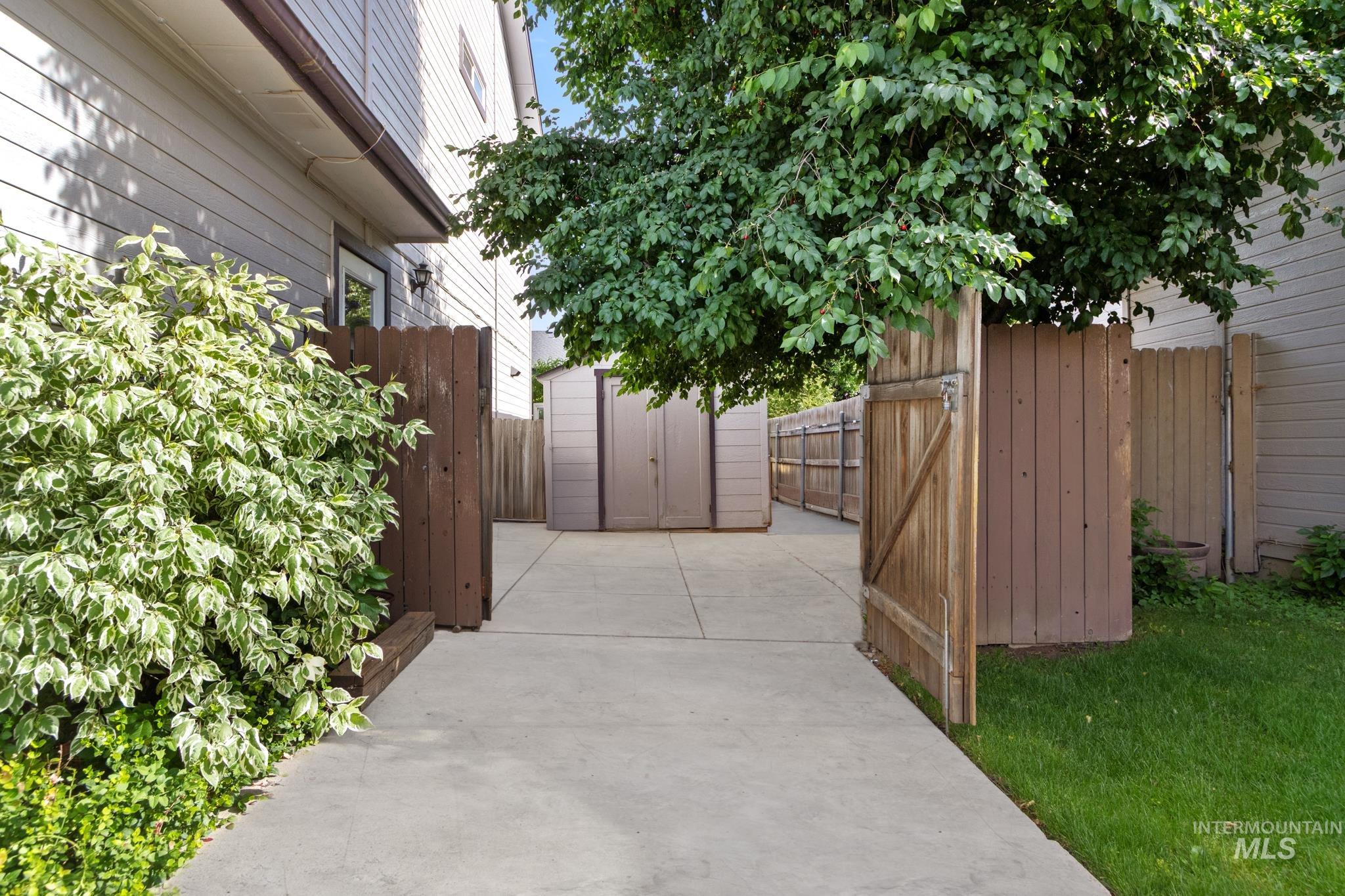 155 E Moskee St., Meridian, Idaho 83646, 4 Bedrooms, 2.5 Bathrooms, Residential For Sale, Price $525,000, 98990552