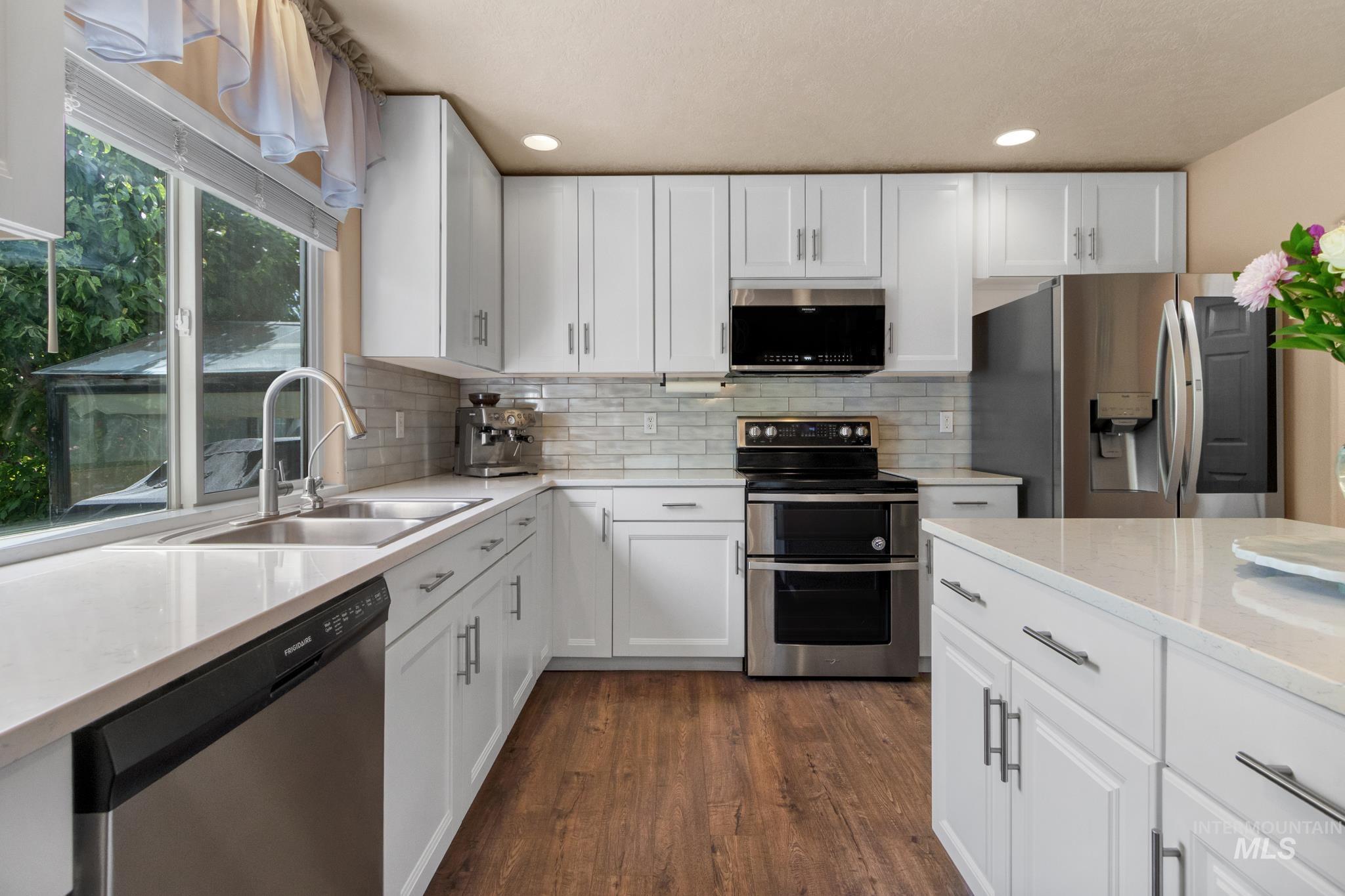 155 E Moskee St., Meridian, Idaho 83646, 4 Bedrooms, 2.5 Bathrooms, Residential For Sale, Price $525,000, 98990552