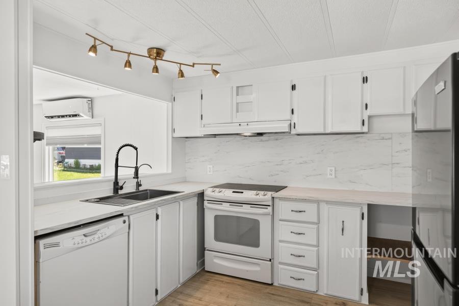 4325 Lenville, Moscow, Idaho 83843, 3 Bedrooms, 2 Bathrooms, Residential For Sale, Price $69,500,MLS 98990557