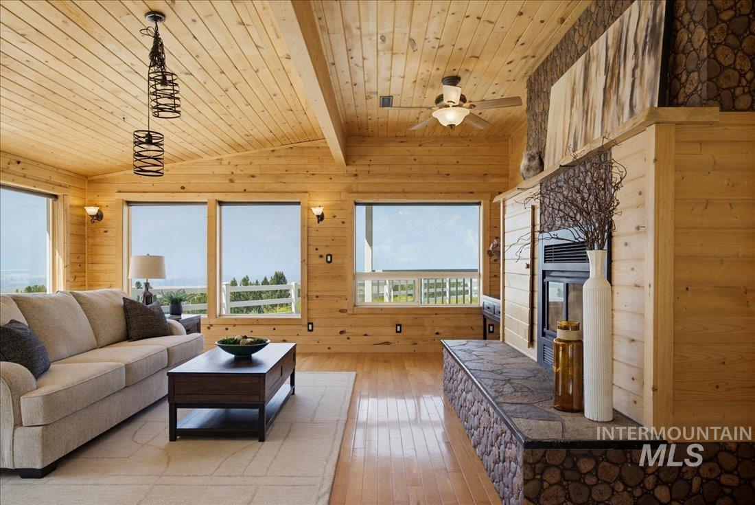 37 Valley Vista Dr, Garden Valley, Idaho 83622, 5 Bedrooms, 2.5 Bathrooms, Residential For Sale, Price $950,000,MLS 98990563