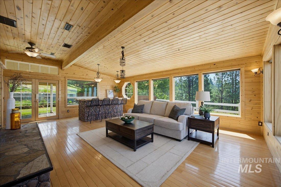 37 Valley Vista Dr, Garden Valley, Idaho 83622, 5 Bedrooms, 2.5 Bathrooms, Residential For Sale, Price $950,000,MLS 98990563