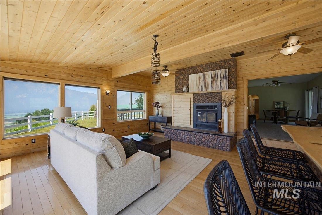 37 Valley Vista Dr, Garden Valley, Idaho 83622, 5 Bedrooms, 2.5 Bathrooms, Residential For Sale, Price $950,000,MLS 98990563