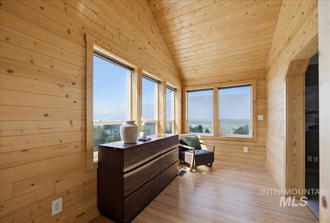 37 Valley Vista Dr, Garden Valley, Idaho 83622, 5 Bedrooms, 2.5 Bathrooms, Residential For Sale, Price $950,000,MLS 98990563