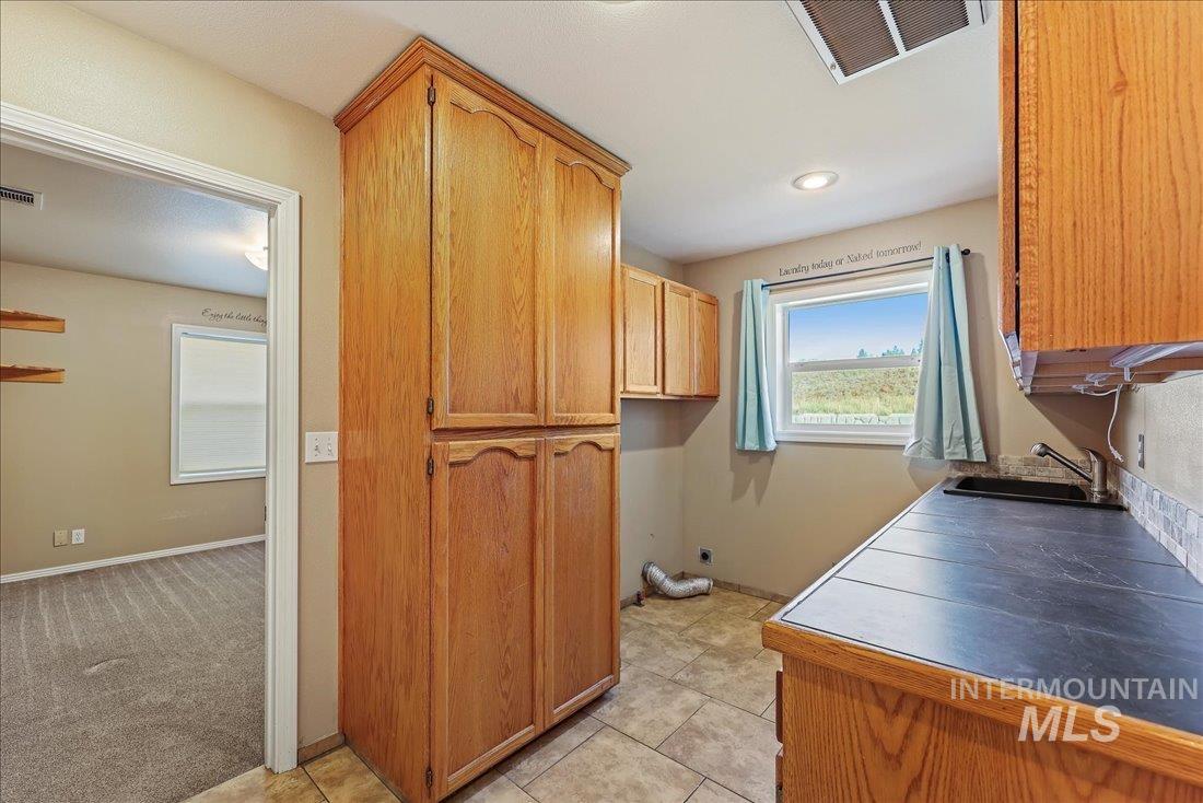 37 Valley Vista Dr, Garden Valley, Idaho 83622, 5 Bedrooms, 2.5 Bathrooms, Residential For Sale, Price $950,000,MLS 98990563
