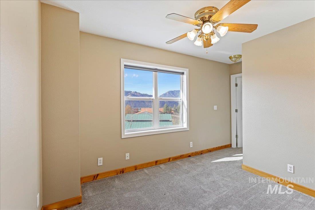 37 Valley Vista Dr, Garden Valley, Idaho 83622, 5 Bedrooms, 2.5 Bathrooms, Residential For Sale, Price $950,000,MLS 98990563