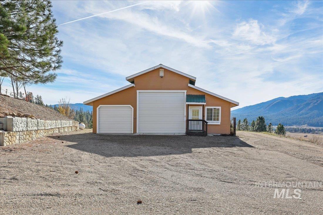 37 Valley Vista Dr, Garden Valley, Idaho 83622, 5 Bedrooms, 2.5 Bathrooms, Residential For Sale, Price $950,000,MLS 98990563