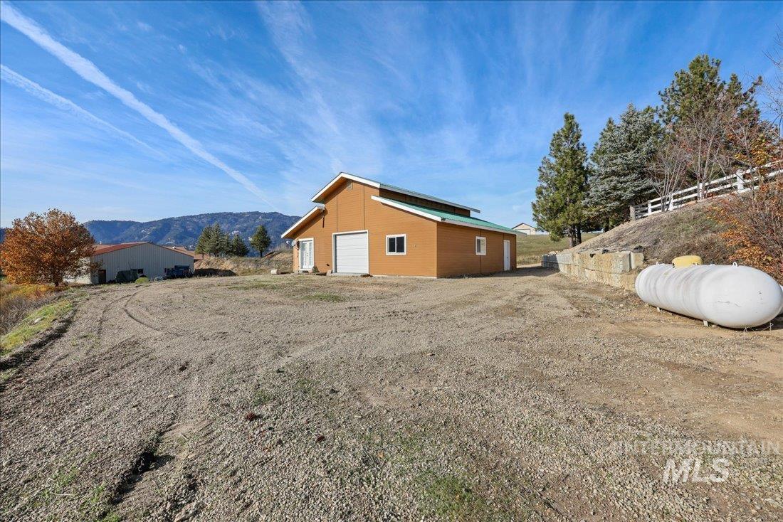 37 Valley Vista Dr, Garden Valley, Idaho 83622, 5 Bedrooms, 2.5 Bathrooms, Residential For Sale, Price $950,000,MLS 98990563