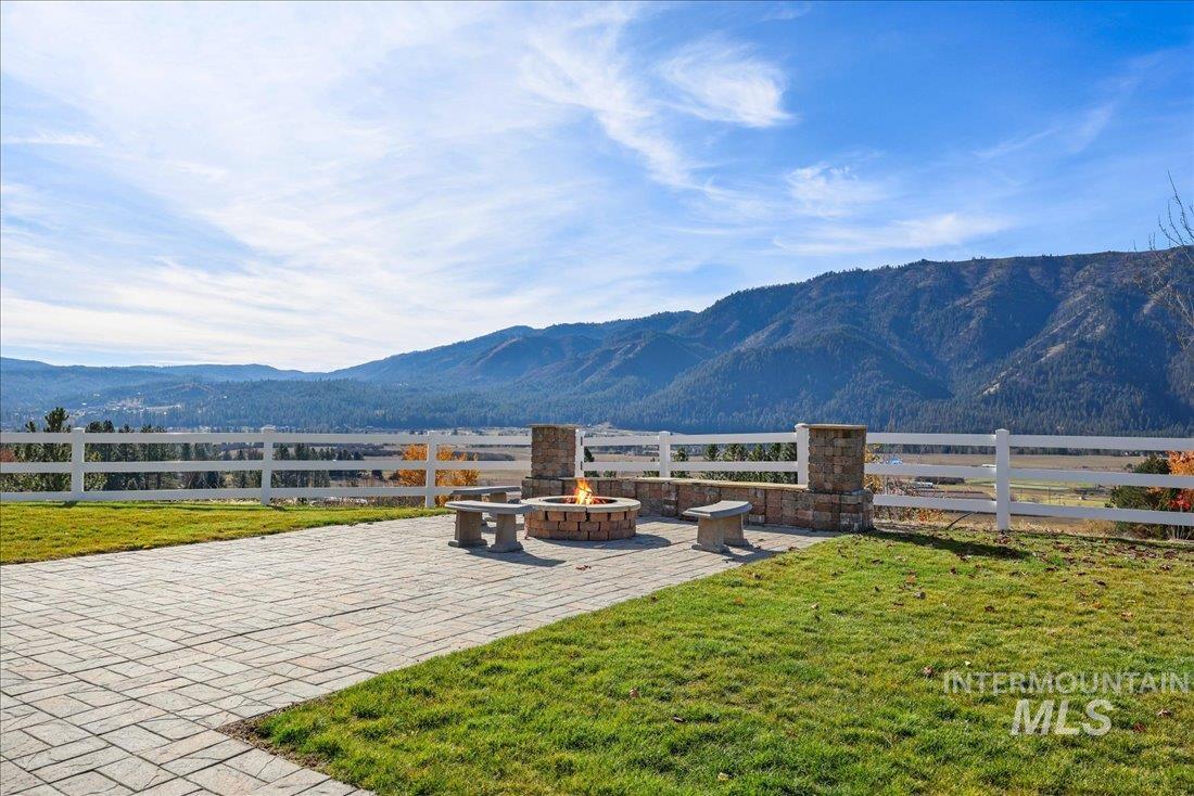 37 Valley Vista Dr, Garden Valley, Idaho 83622, 5 Bedrooms, 2.5 Bathrooms, Residential For Sale, Price $950,000,MLS 98990563
