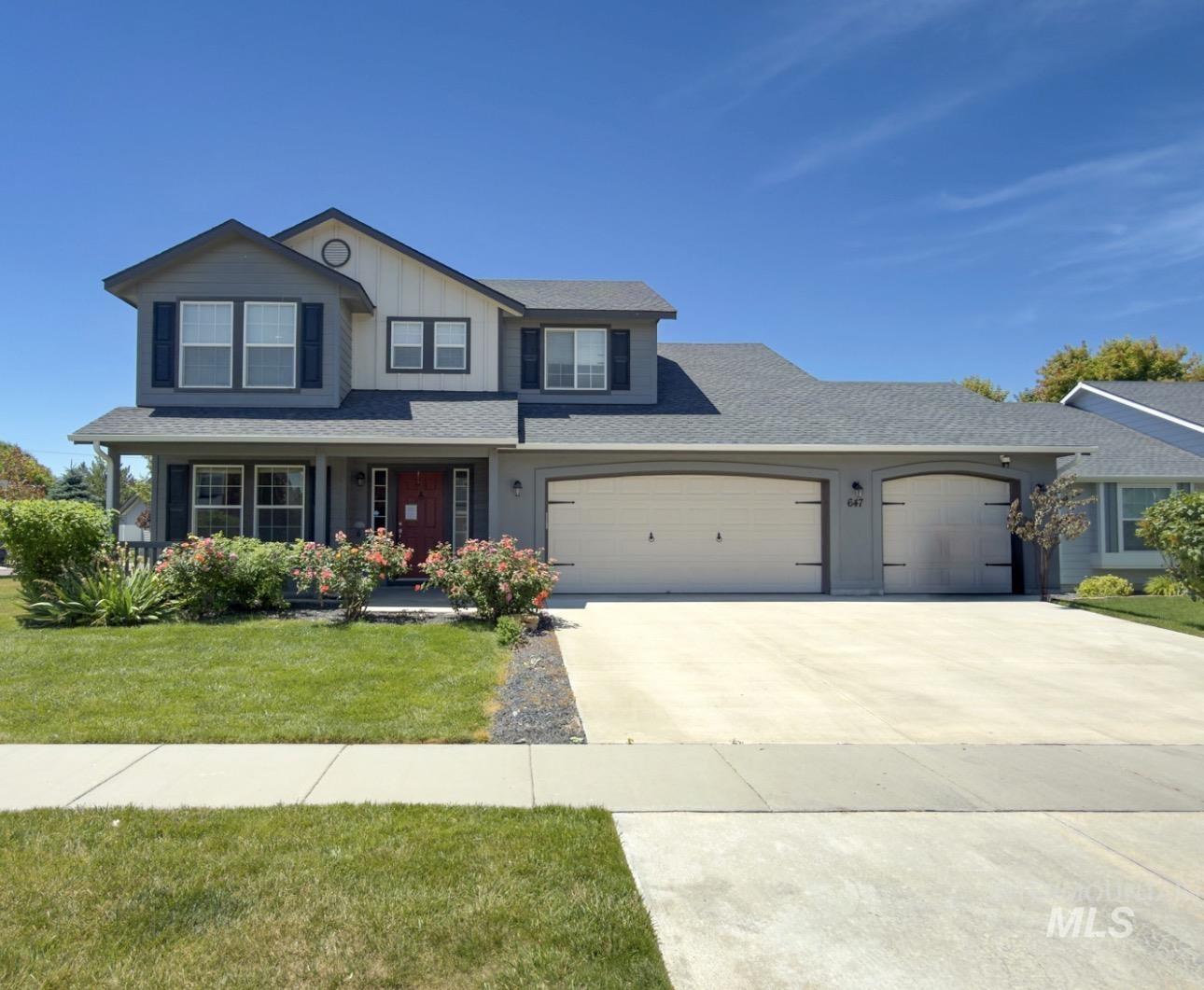 647 S Weston Creek Loop, Nampa, Idaho 83686, 3 Bedrooms, 2.5 Bathrooms, Residential For Sale, Price $460,000,MLS 98990564