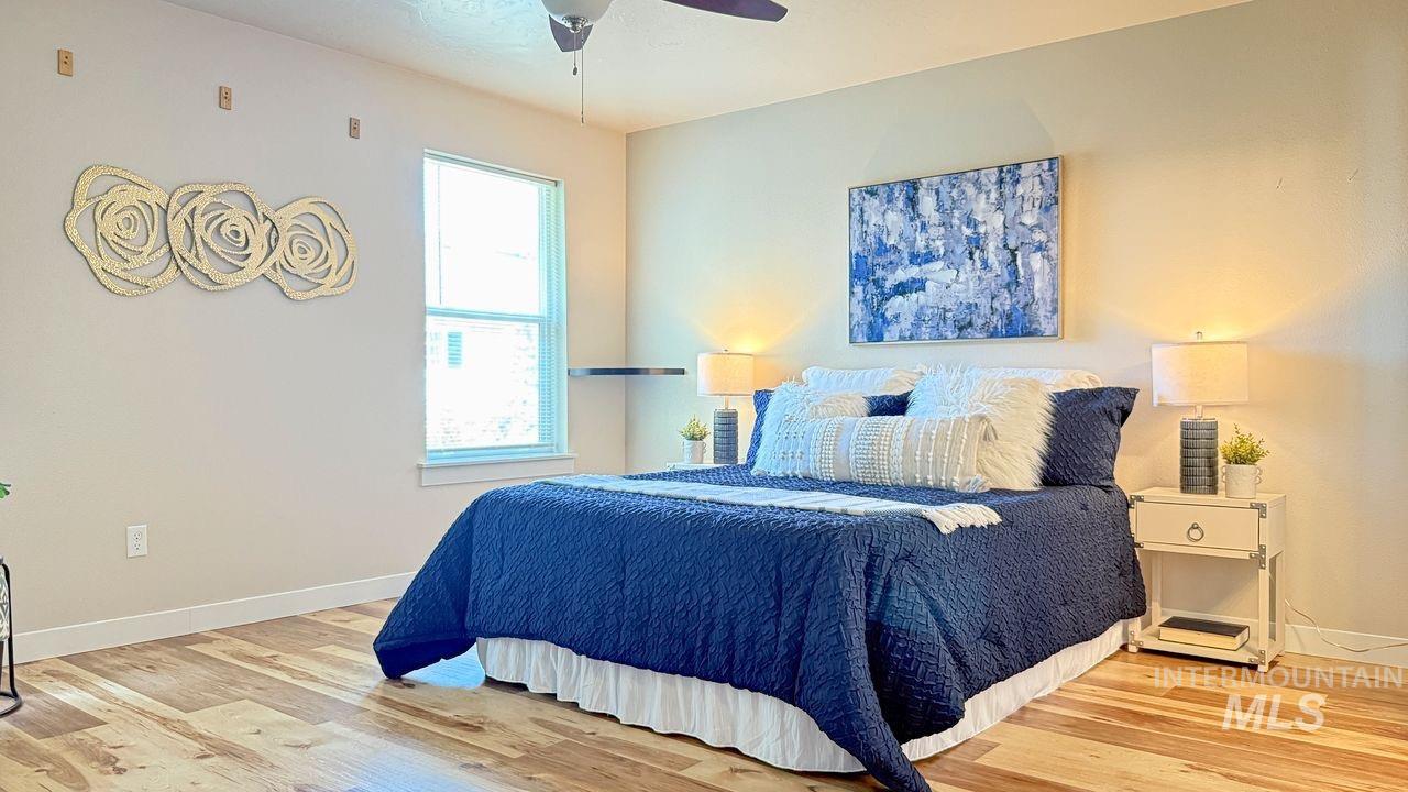 647 S Weston Creek Loop, Nampa, Idaho 83686, 3 Bedrooms, 2.5 Bathrooms, Residential For Sale, Price $460,000,MLS 98990564