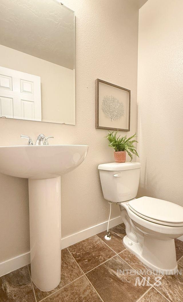 647 S Weston Creek Loop, Nampa, Idaho 83686, 3 Bedrooms, 2.5 Bathrooms, Residential For Sale, Price $460,000,MLS 98990564
