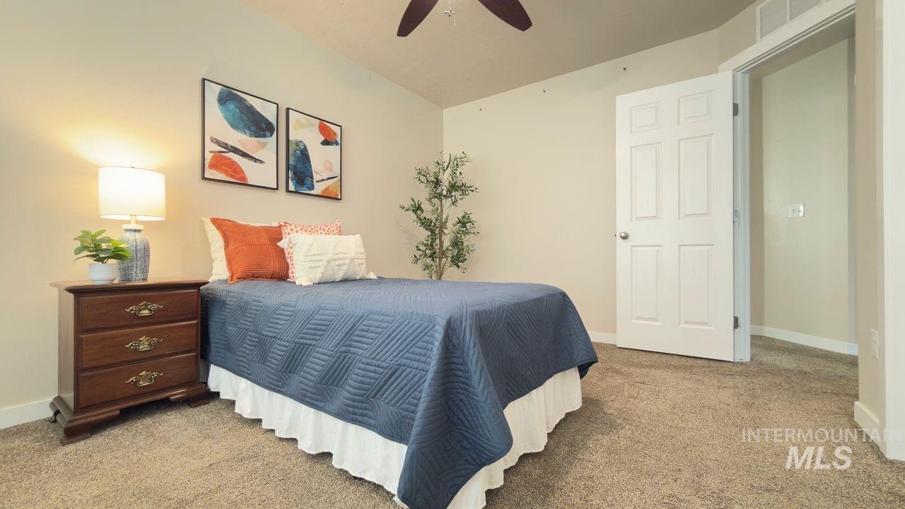 647 S Weston Creek Loop, Nampa, Idaho 83686, 3 Bedrooms, 2.5 Bathrooms, Residential For Sale, Price $460,000,MLS 98990564