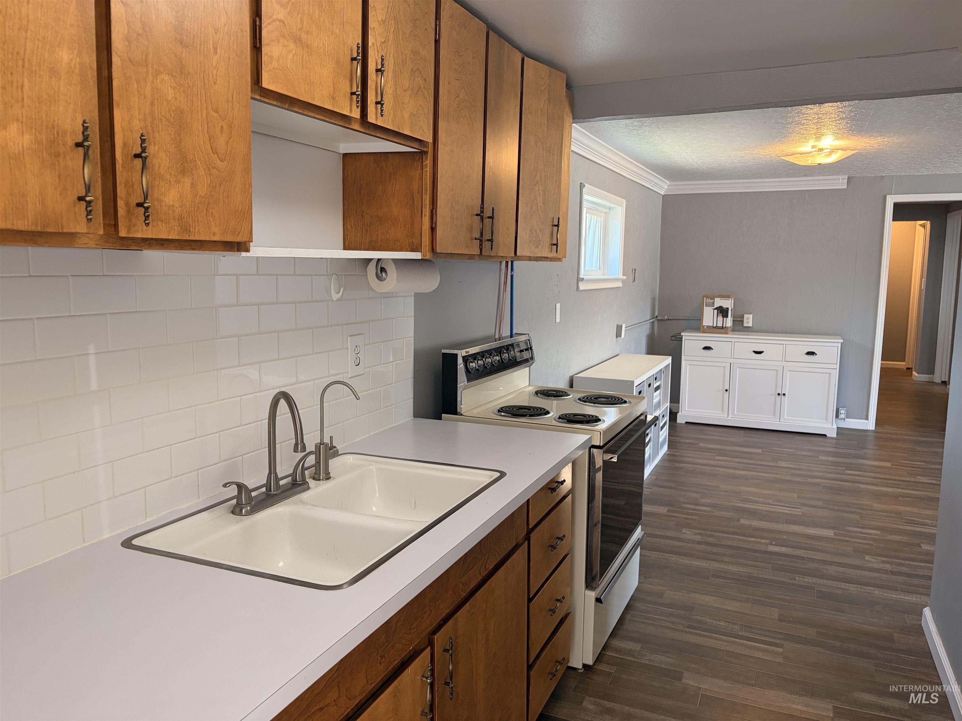 219 North 1st East Street, Paul, Idaho 83347, 3 Bedrooms, 2 Bathrooms, Residential For Sale, Price $215,000,MLS 98990570