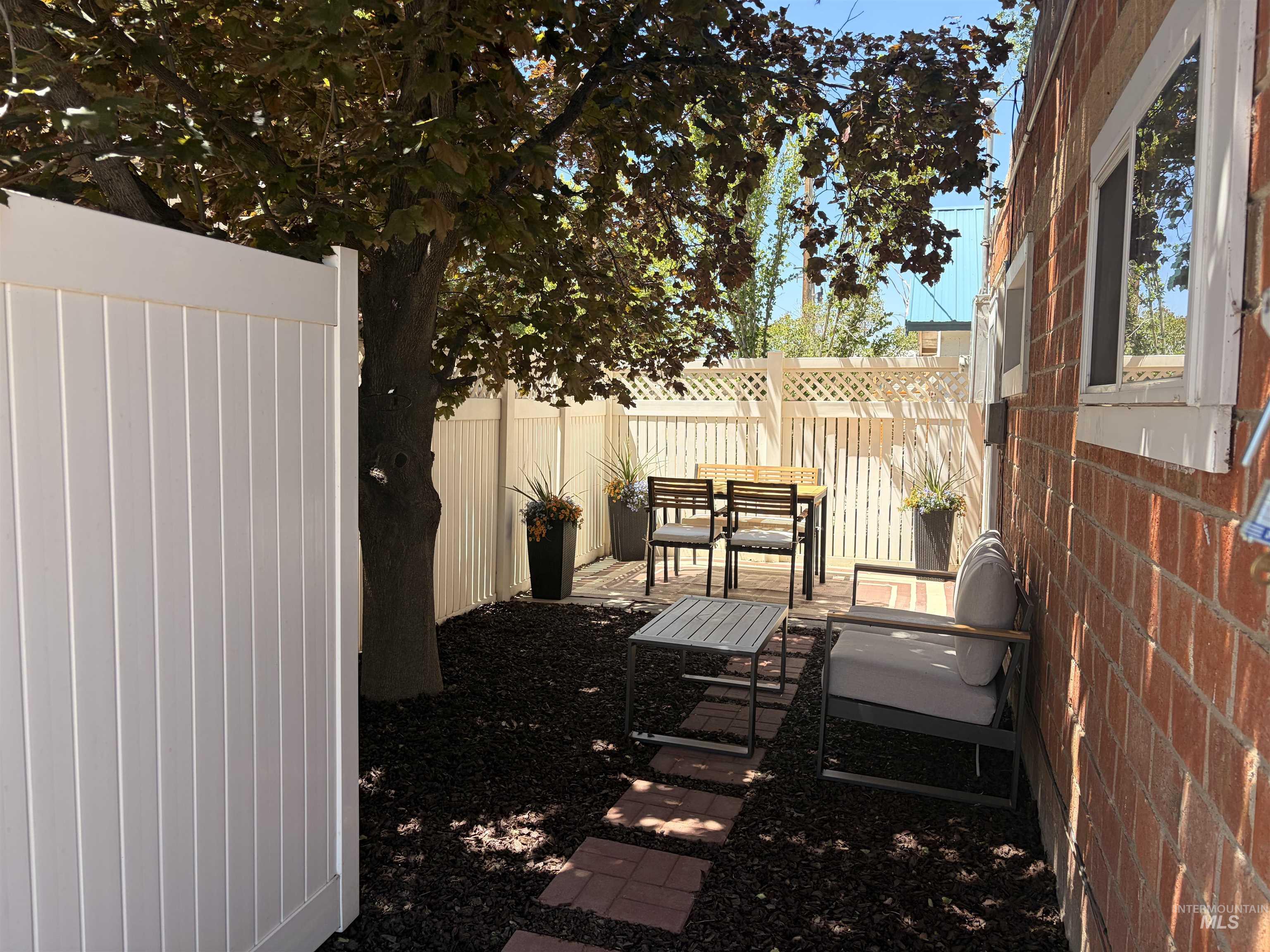 219 North 1st East Street, Paul, Idaho 83347, 3 Bedrooms, 2 Bathrooms, Residential For Sale, Price $215,000,MLS 98990570