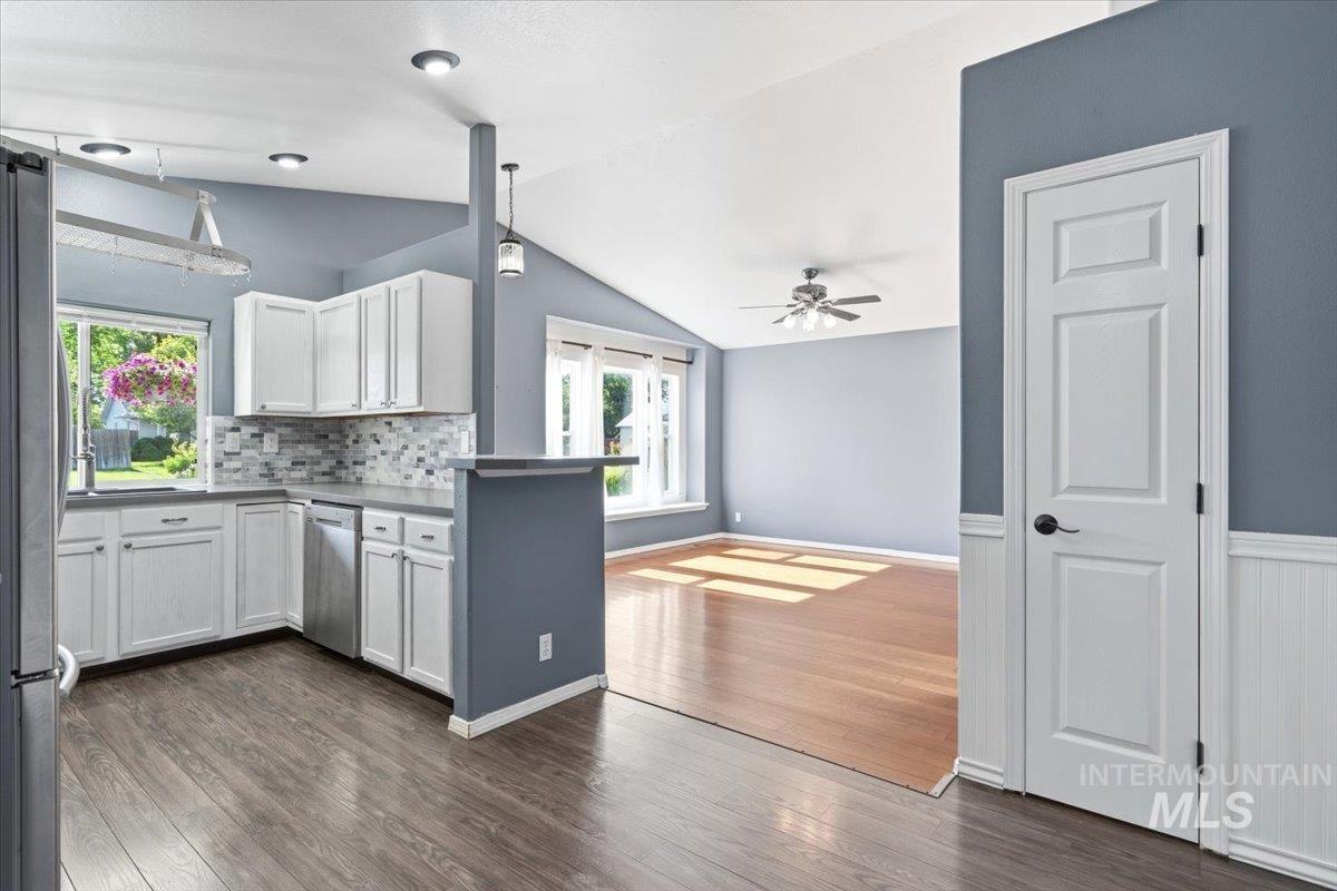 737 S Muscovy Avenue, Meridian, Idaho 83642, 3 Bedrooms, 2 Bathrooms, Residential For Sale, Price $434,500,MLS 98990573