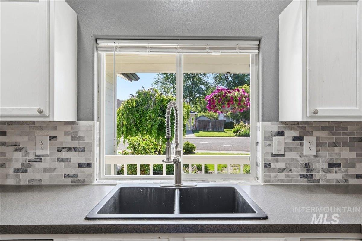 737 S Muscovy Avenue, Meridian, Idaho 83642, 3 Bedrooms, 2 Bathrooms, Residential For Sale, Price $434,500,MLS 98990573