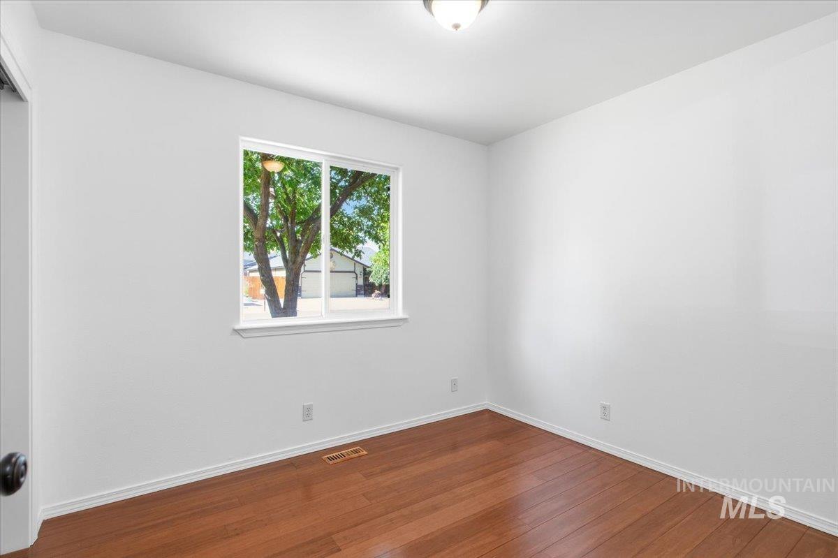 737 S Muscovy Avenue, Meridian, Idaho 83642, 3 Bedrooms, 2 Bathrooms, Residential For Sale, Price $434,500,MLS 98990573
