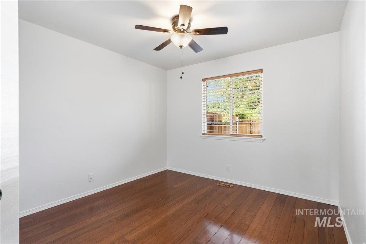 737 S Muscovy Avenue, Meridian, Idaho 83642, 3 Bedrooms, 2 Bathrooms, Residential For Sale, Price $434,500,MLS 98990573