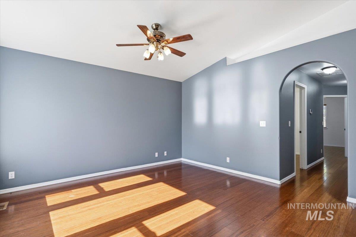 737 S Muscovy Avenue, Meridian, Idaho 83642, 3 Bedrooms, 2 Bathrooms, Residential For Sale, Price $434,500,MLS 98990573